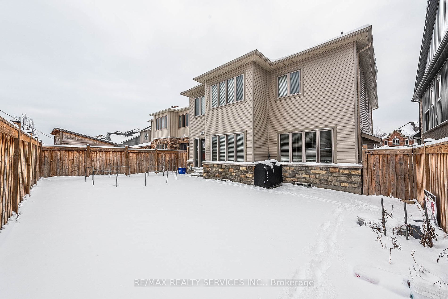 166 Gold Park Gate