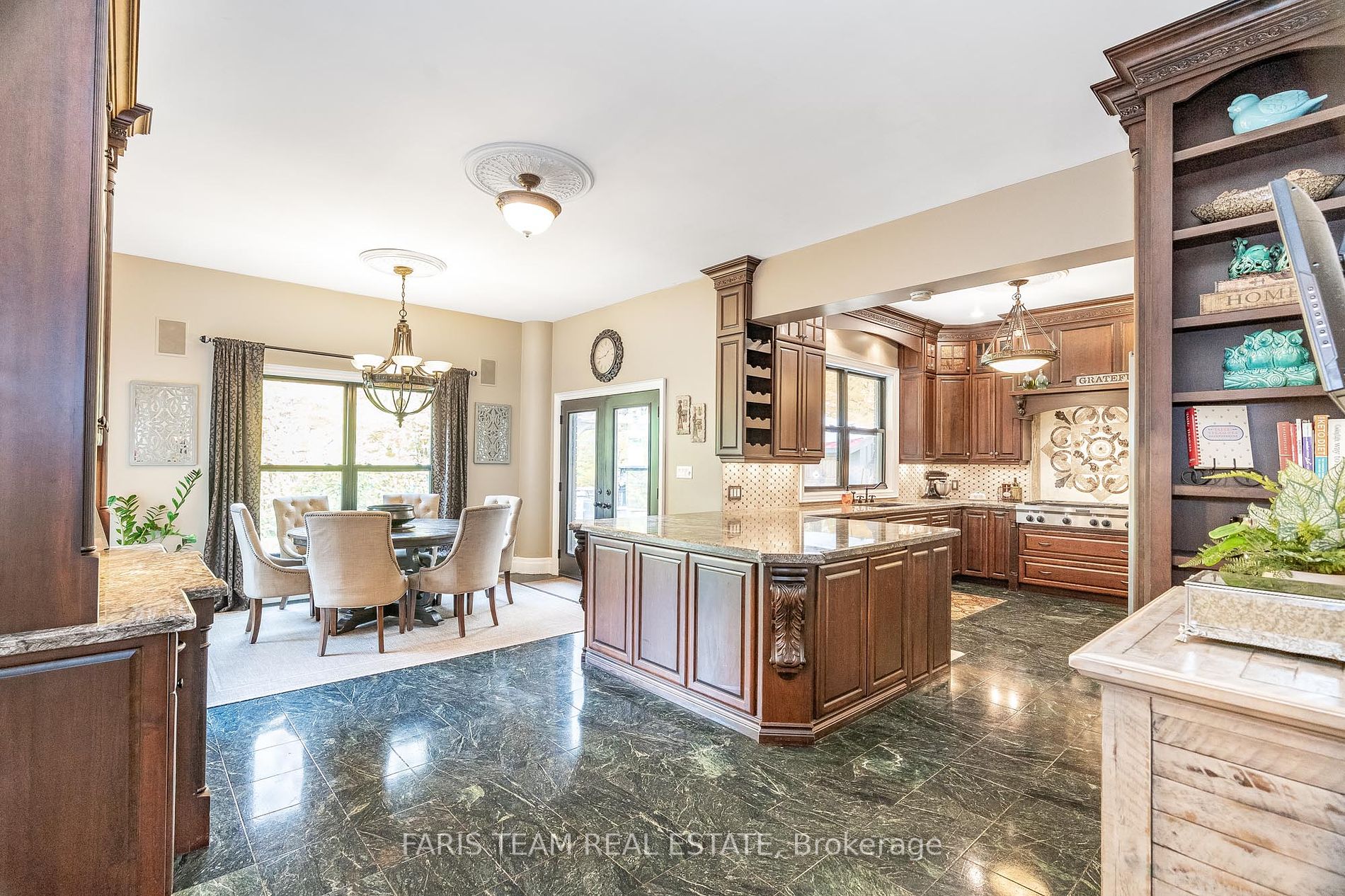 1826 Quantz Cres