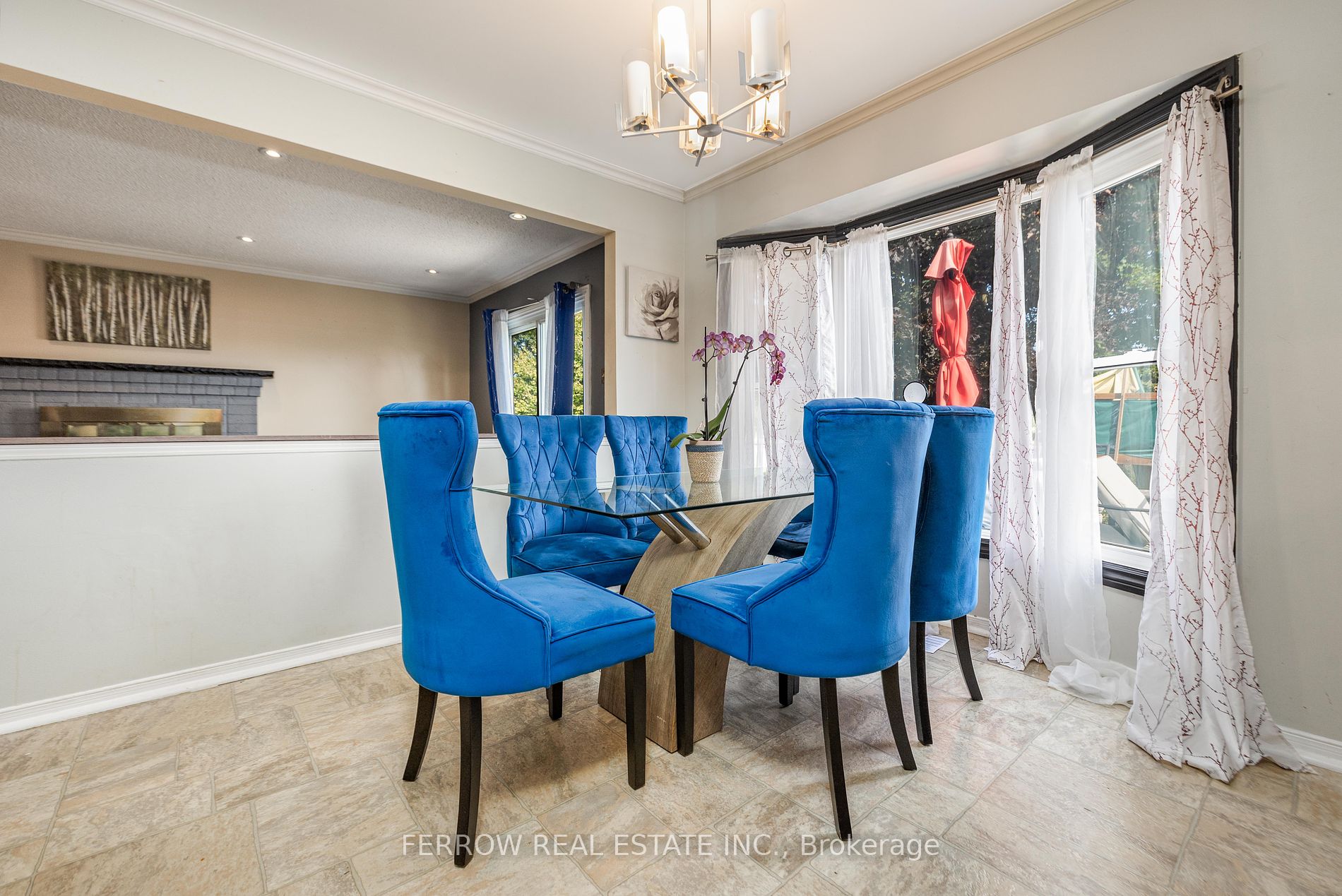 271 Crossland Gate