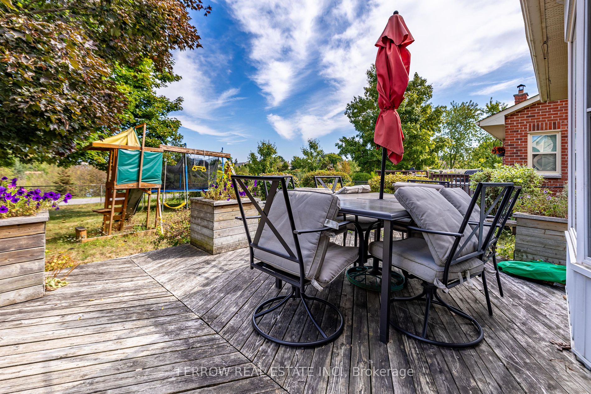 271 Crossland Gate