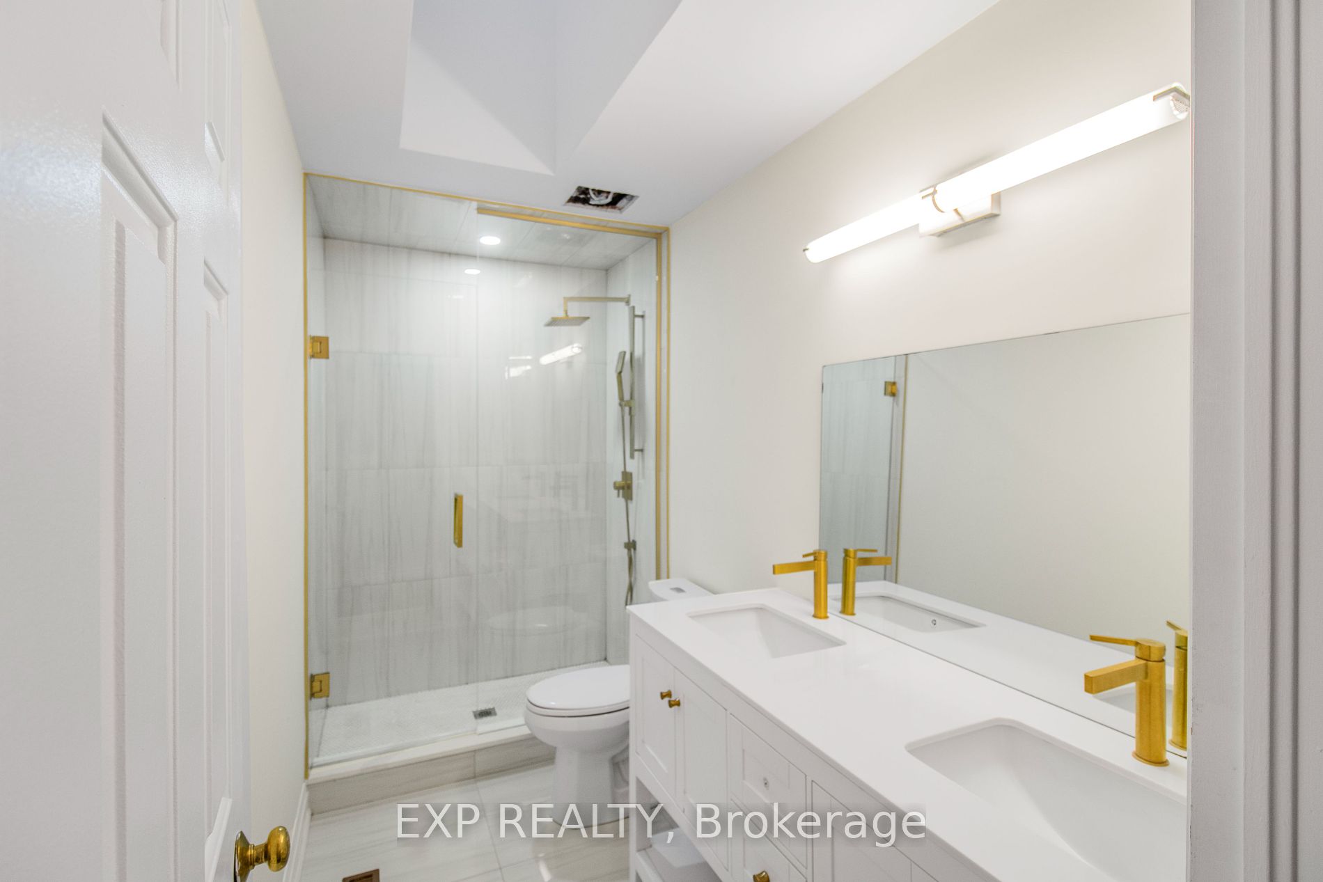 23 Chatsworth Crt