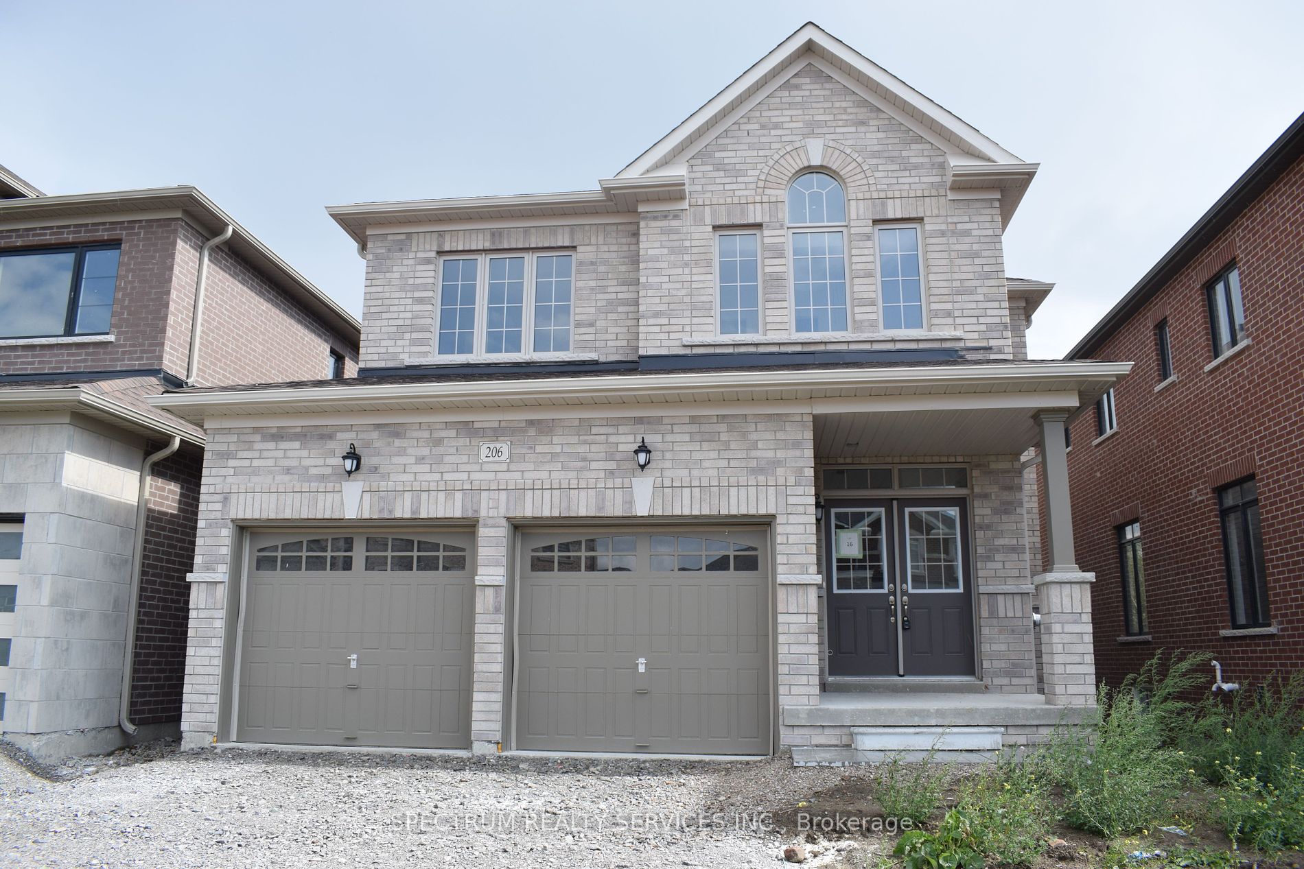 206 Ferragine Cres