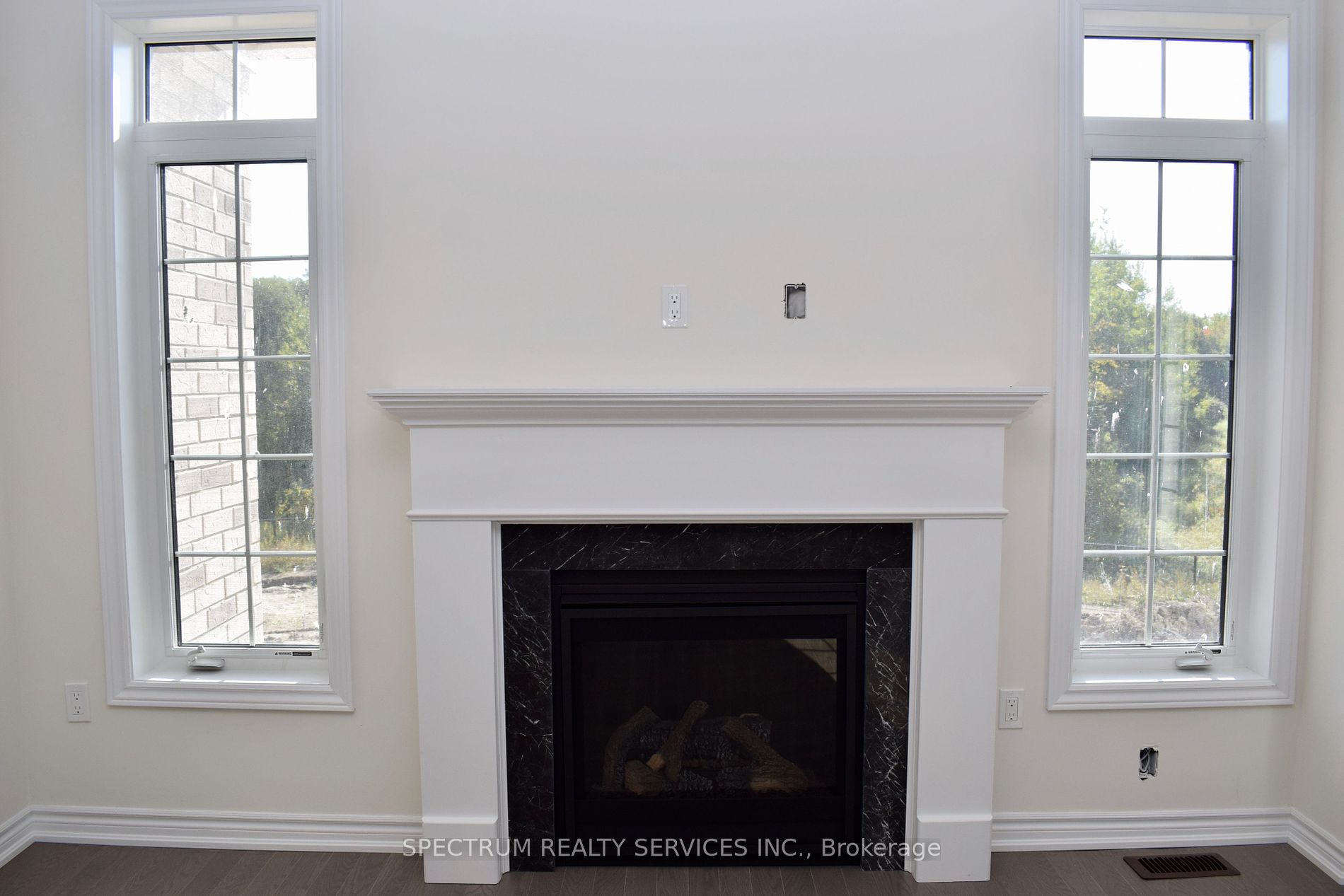 206 Ferragine Cres