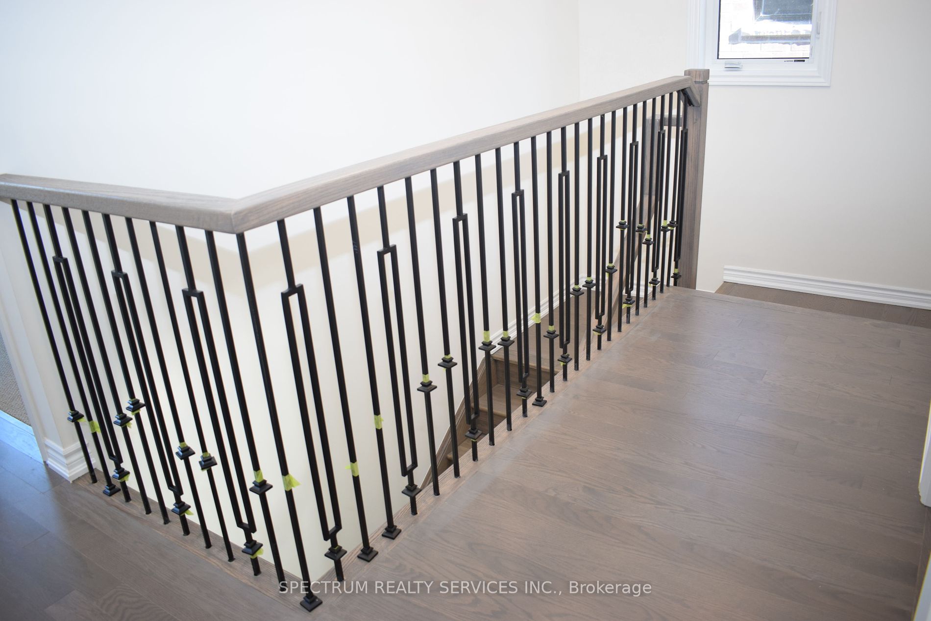 206 Ferragine Cres