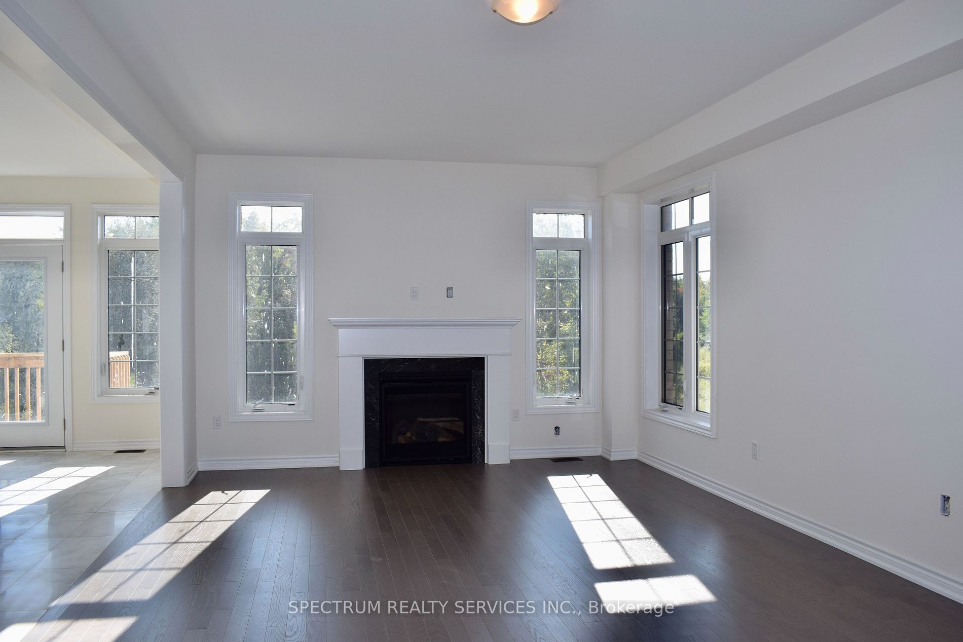 206 Ferragine Cres