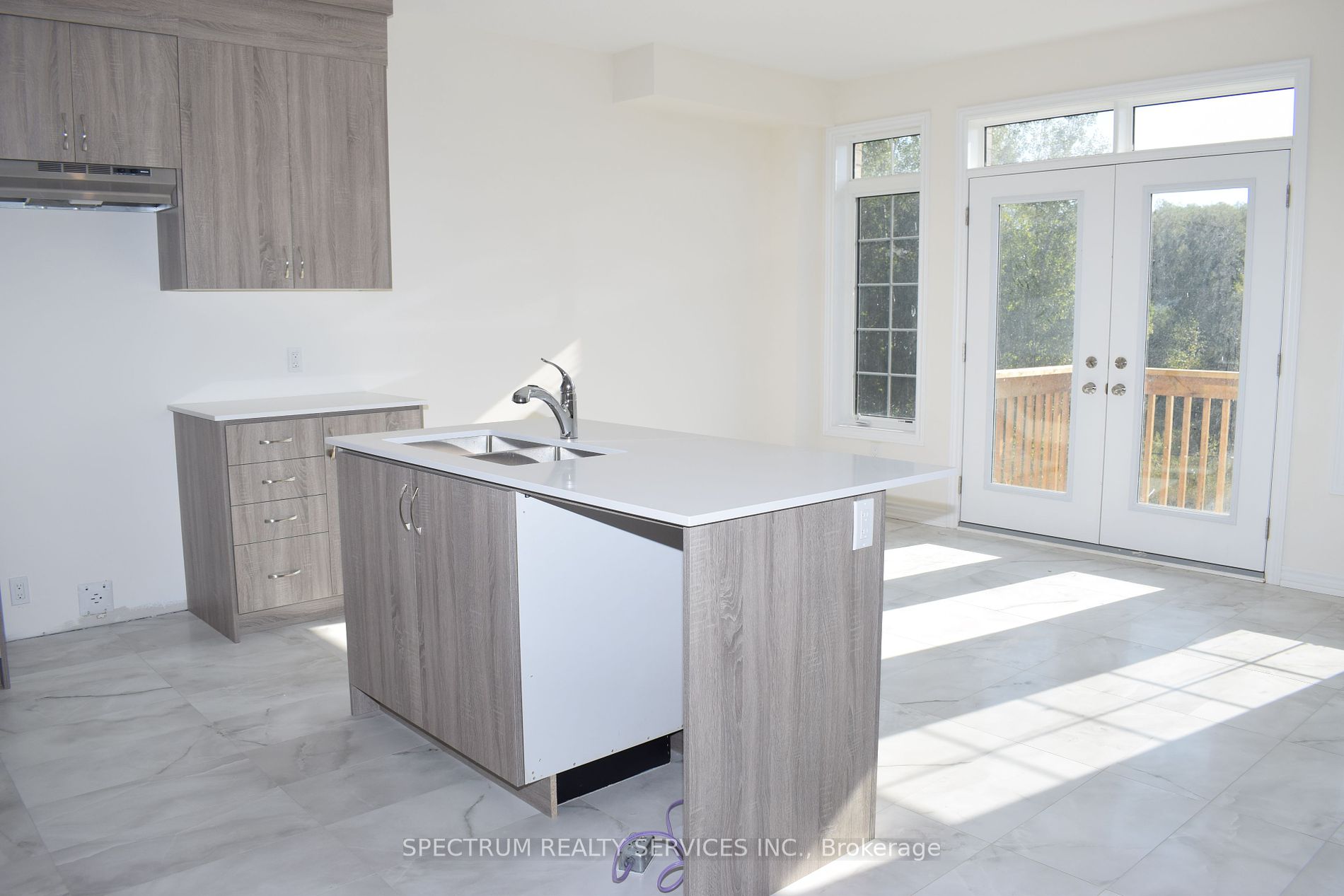 206 Ferragine Cres