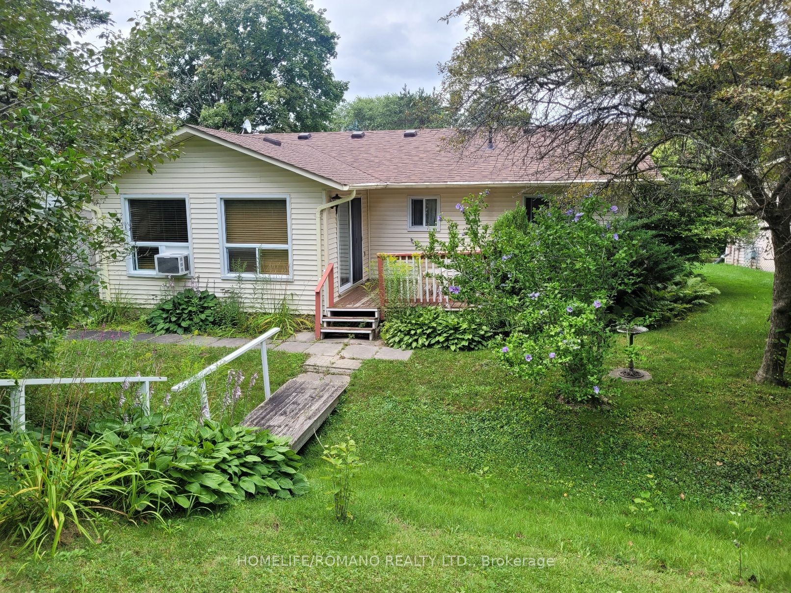 5 Pineview Crt