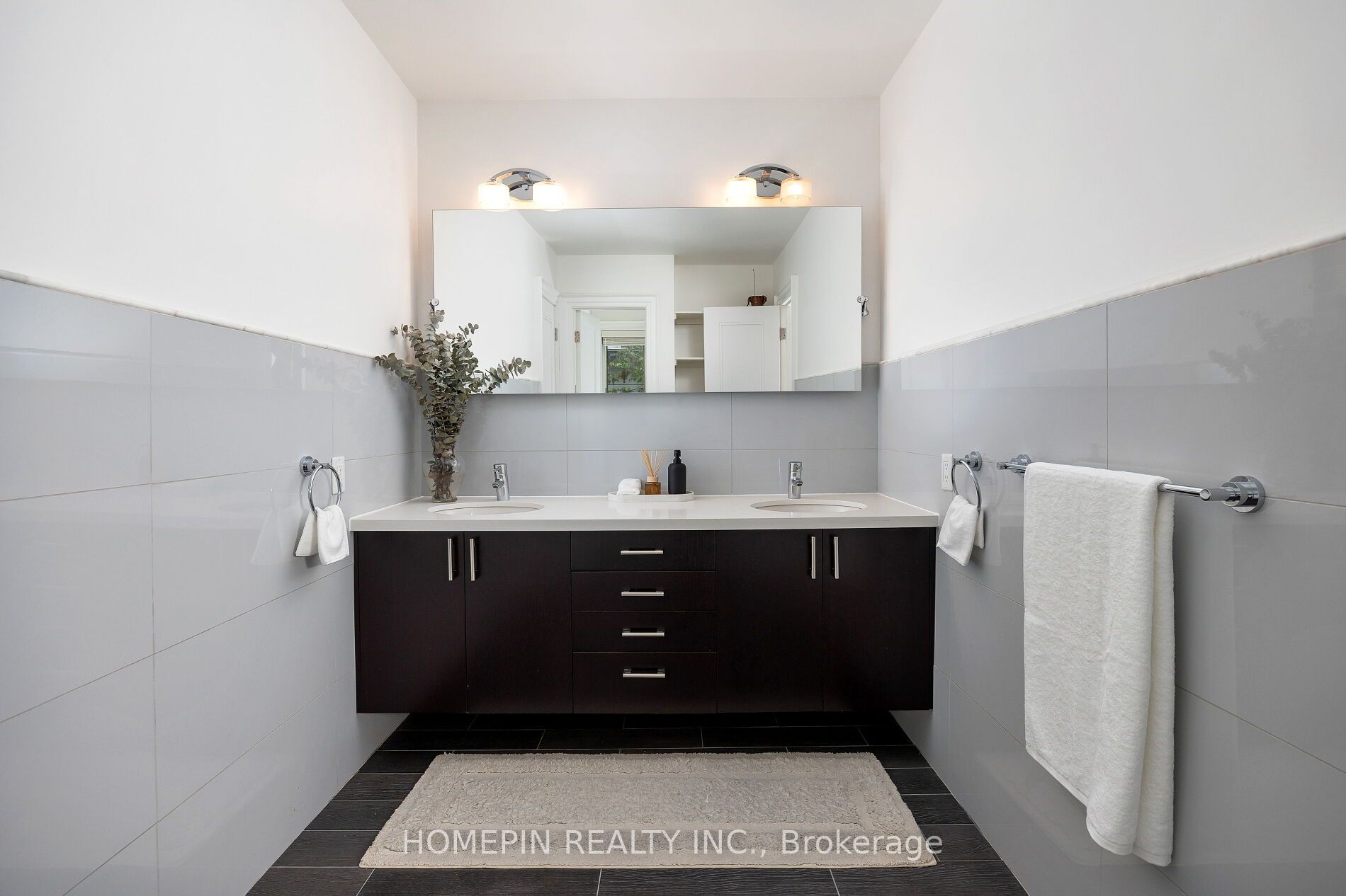 5 Callahan Rd