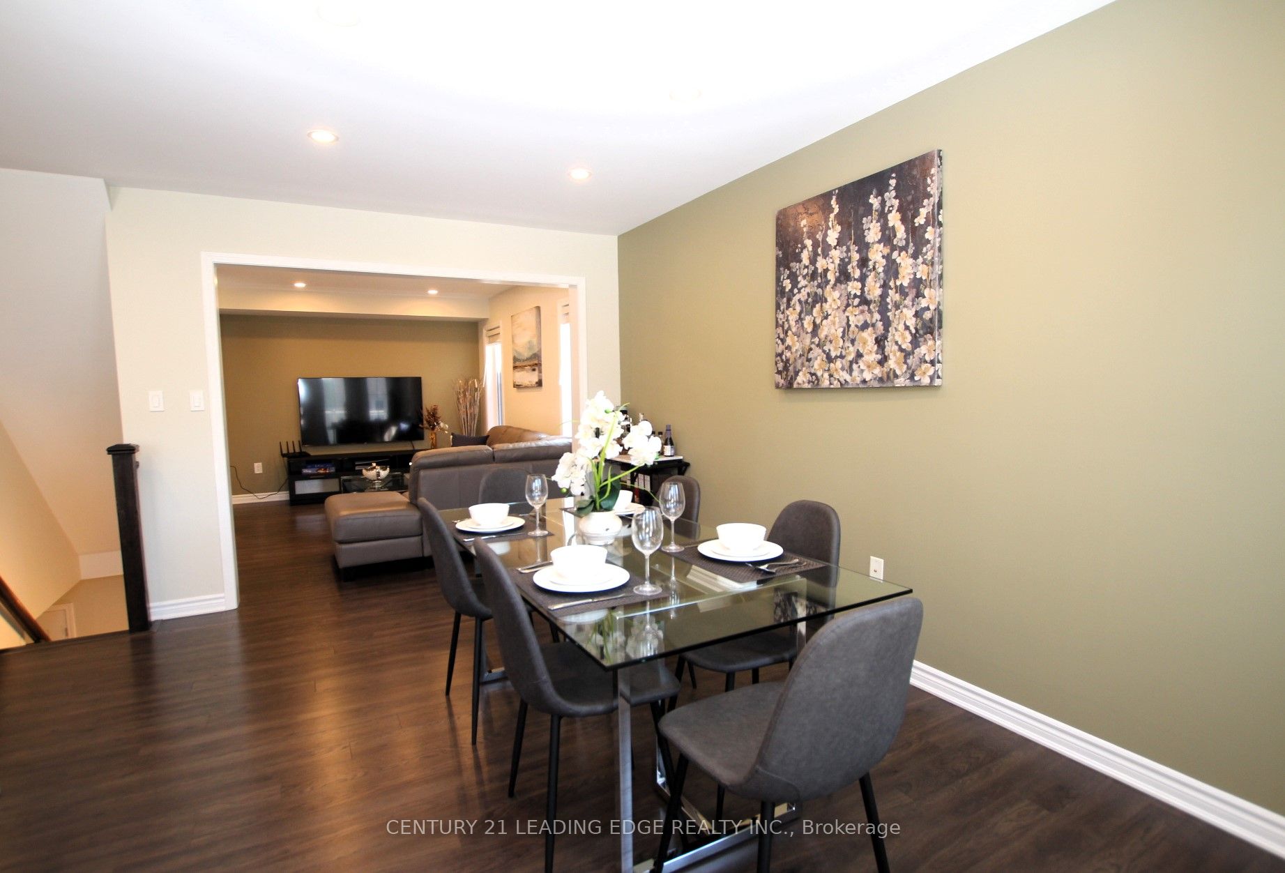 27 Minlow Way