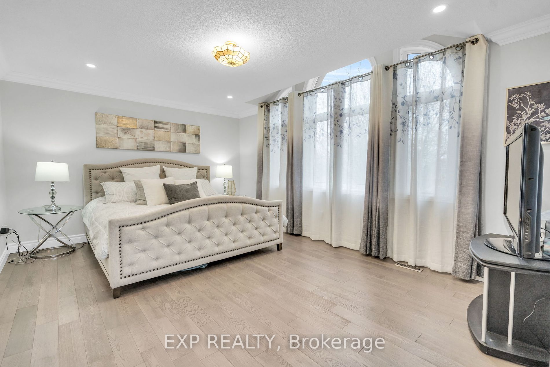 15 Falling Leaf Crt