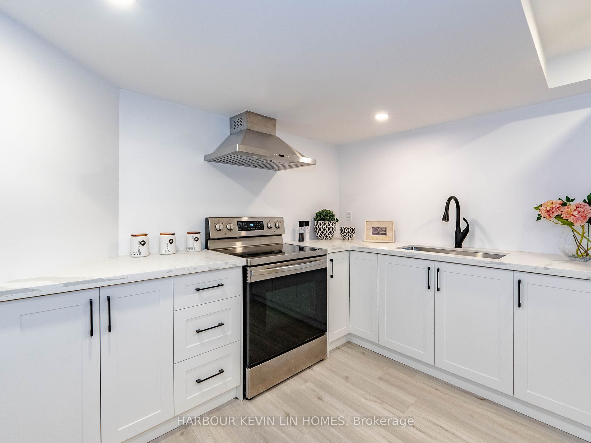 1 Ambleside Cres