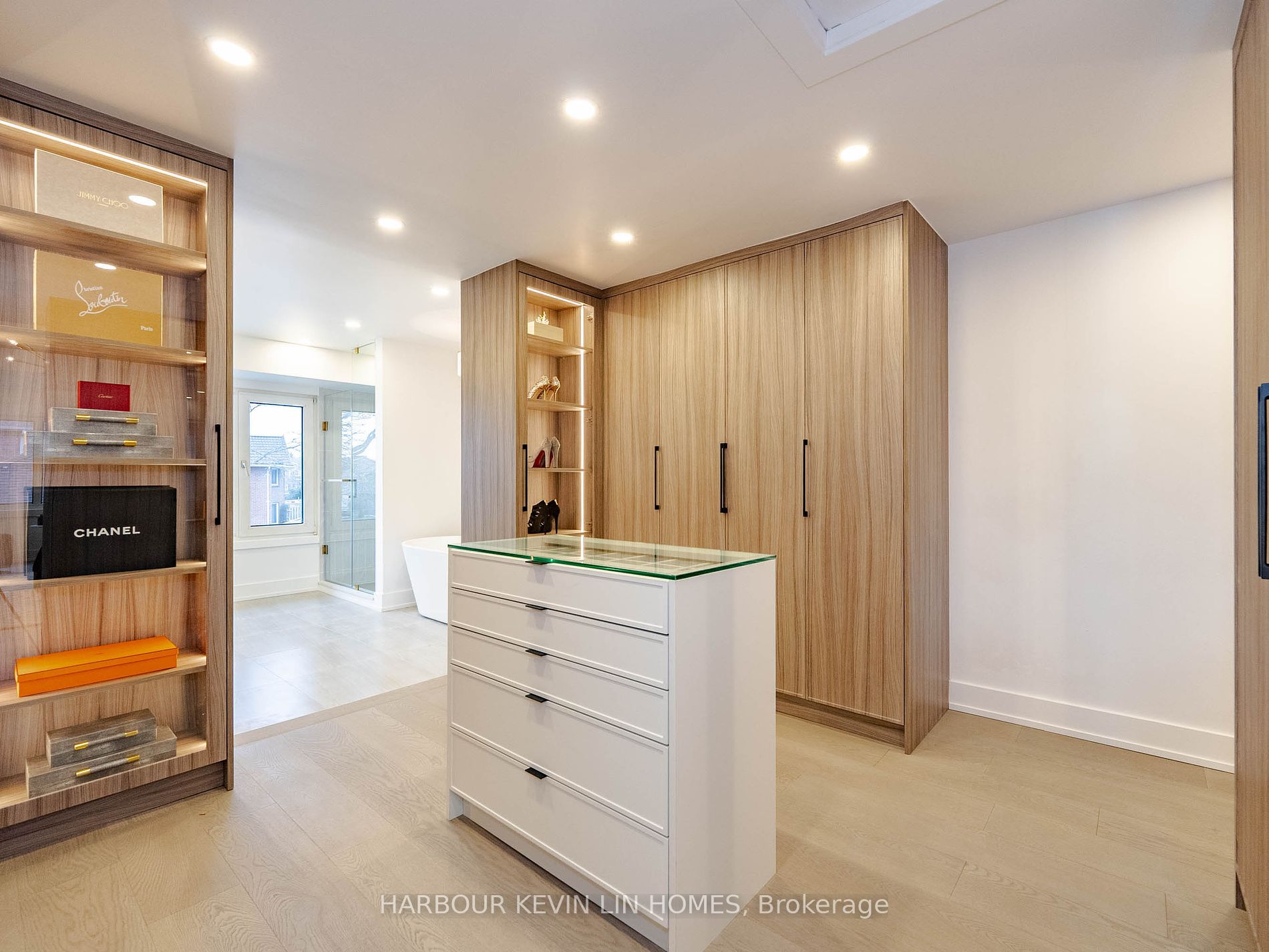 1 Ambleside Cres