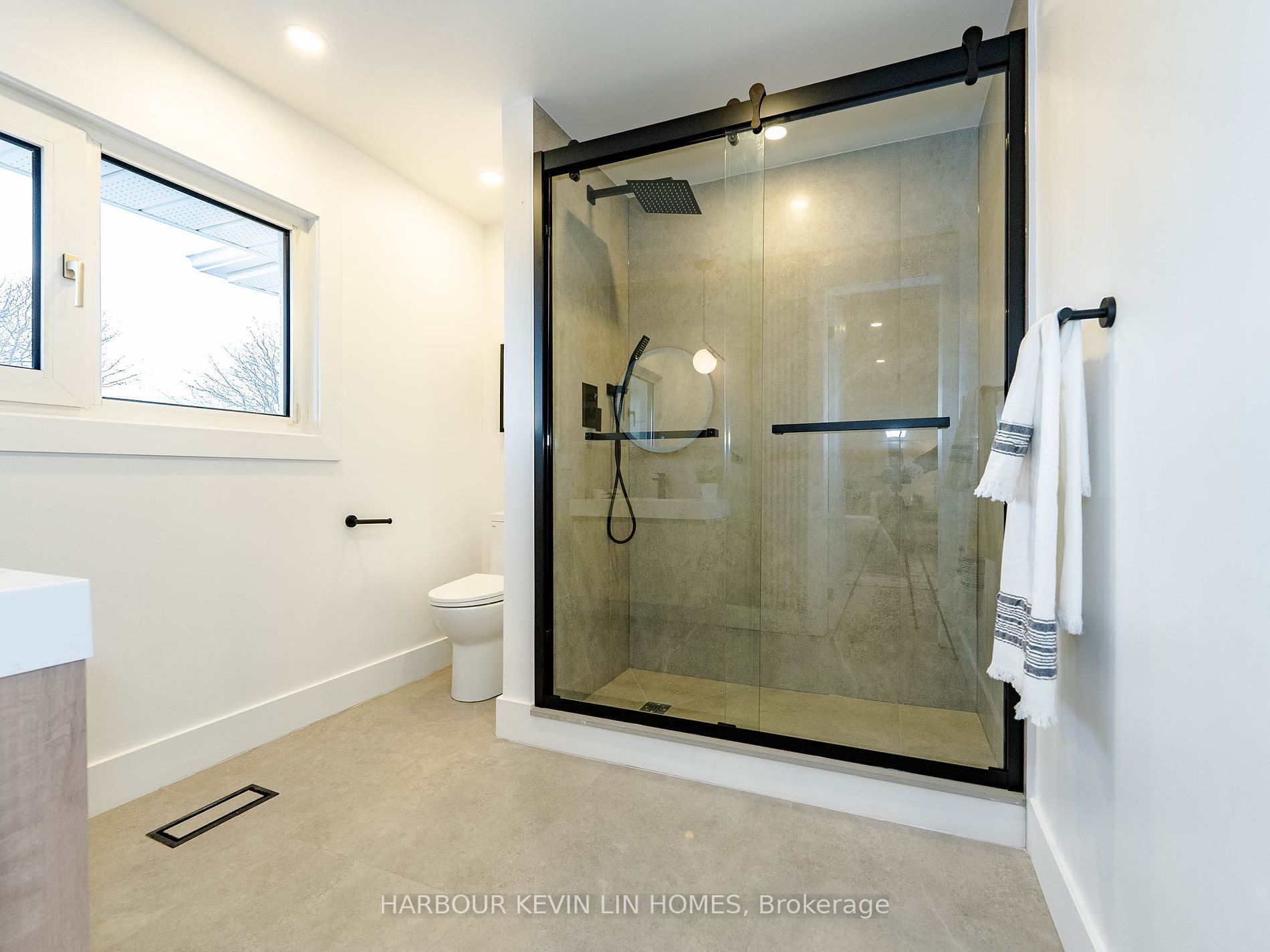 1 Ambleside Cres