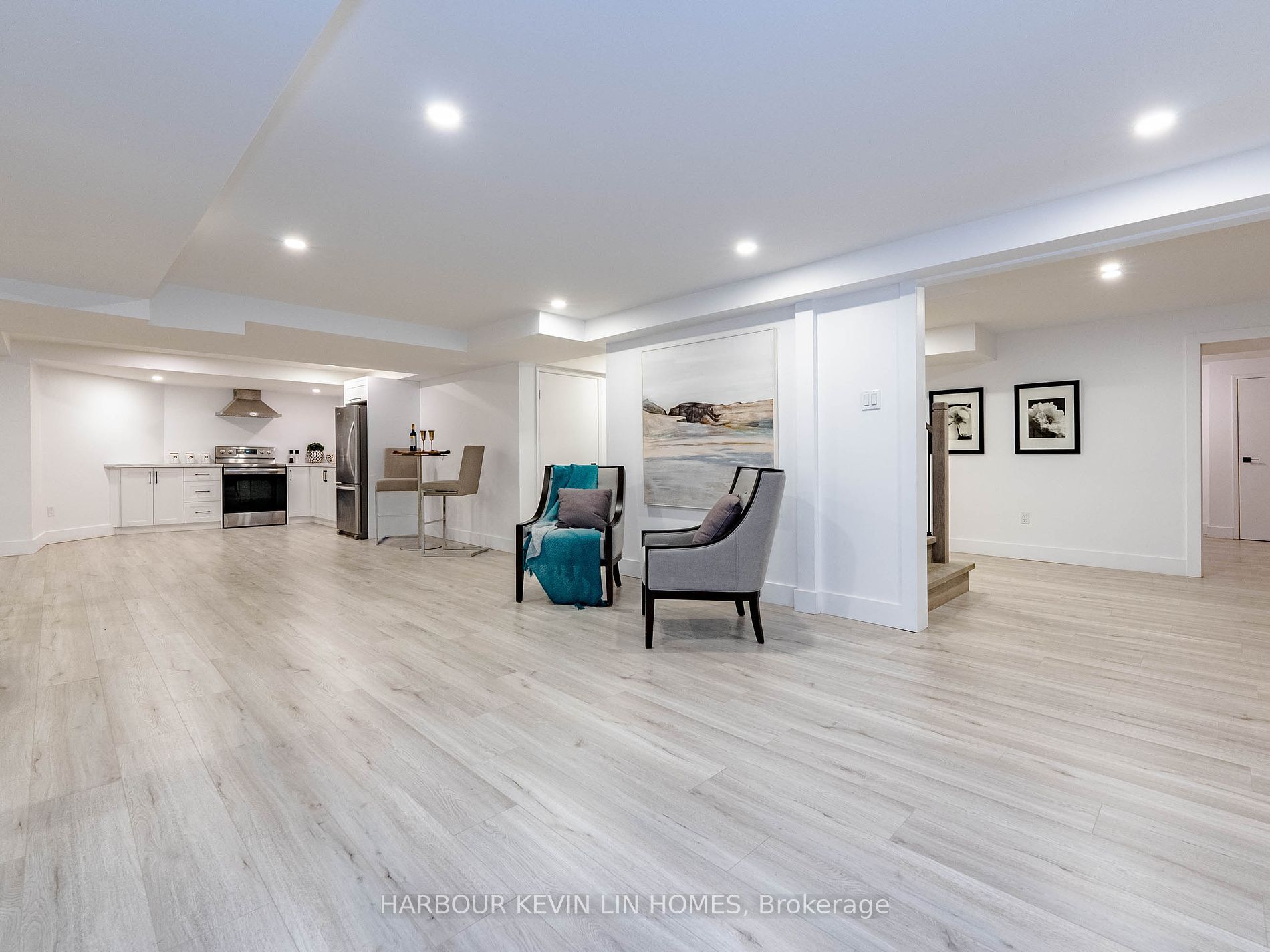 1 Ambleside Cres