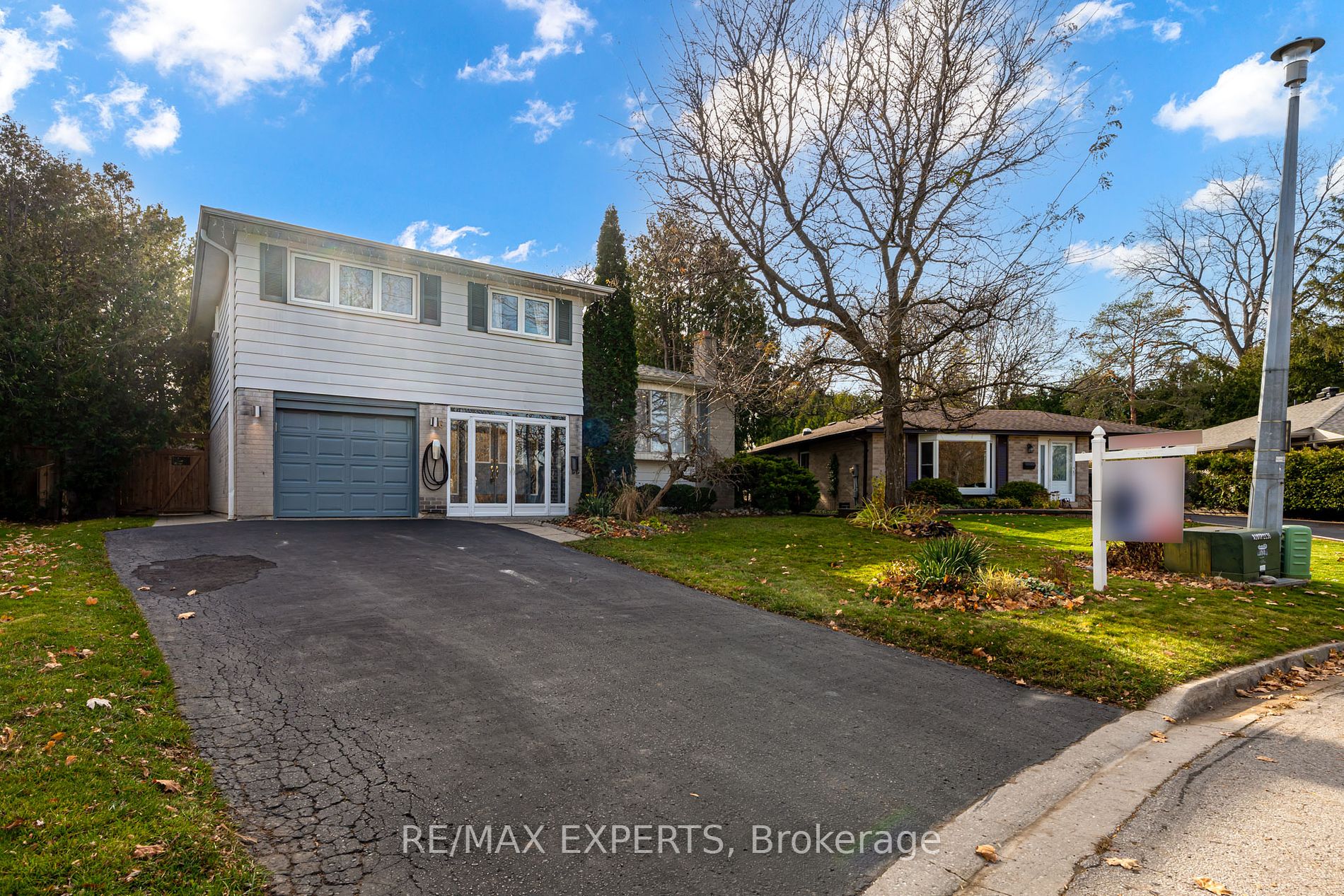 6 Cedar Cres