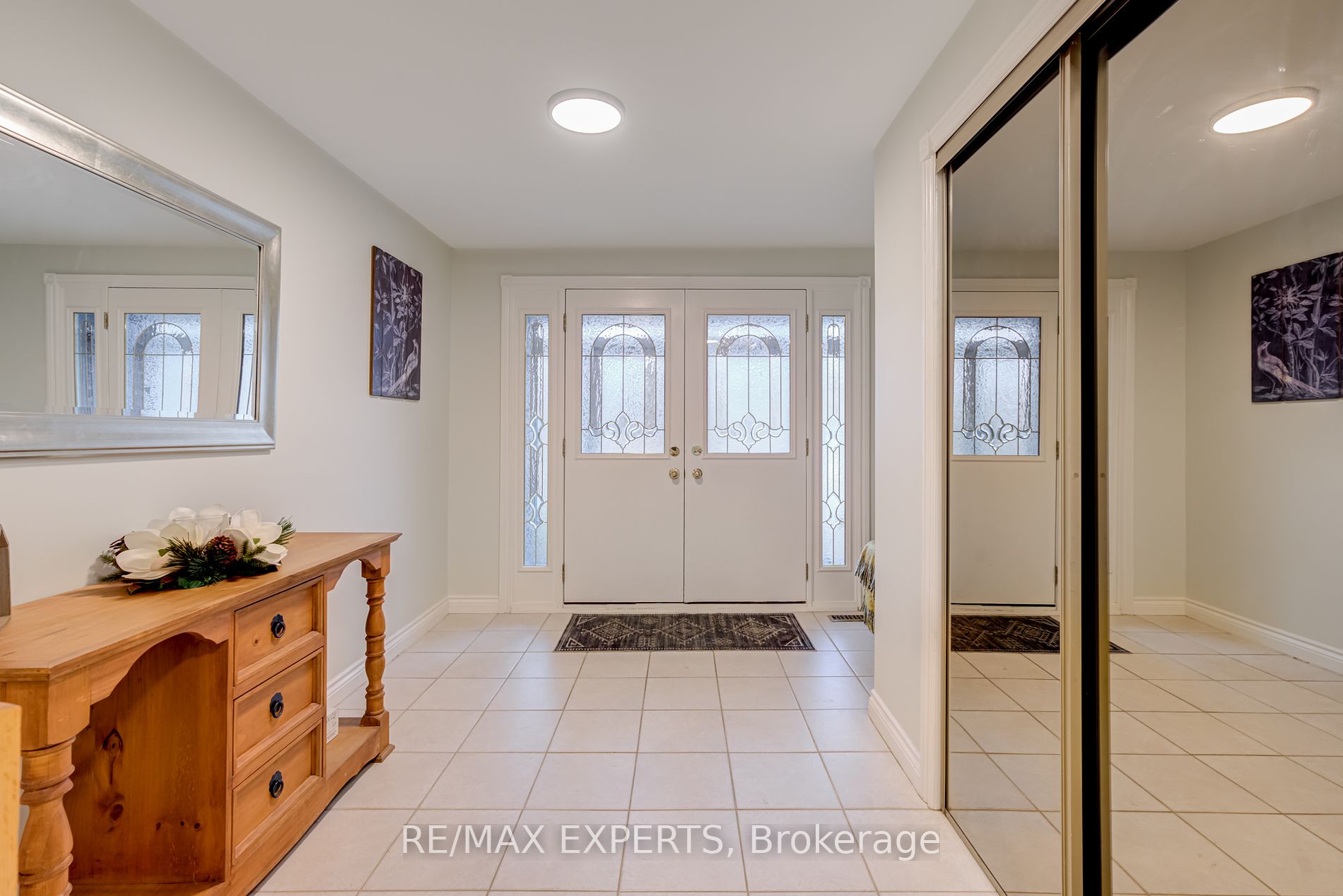 6 Cedar Cres