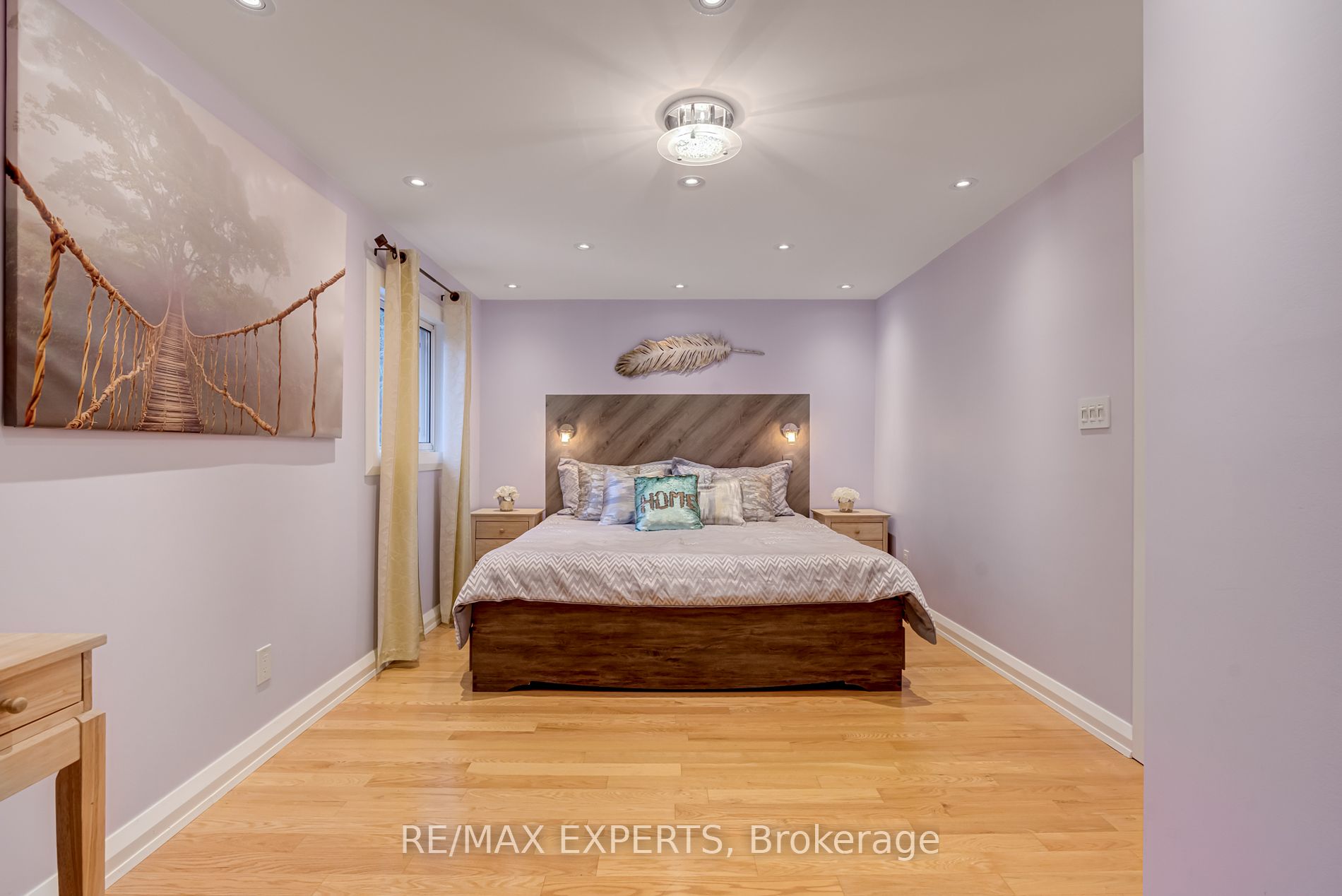 6 Cedar Cres