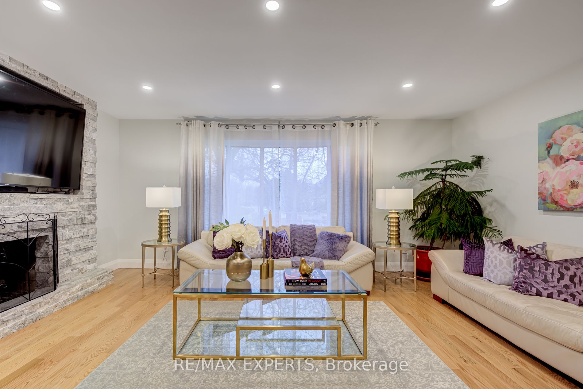 6 Cedar Cres