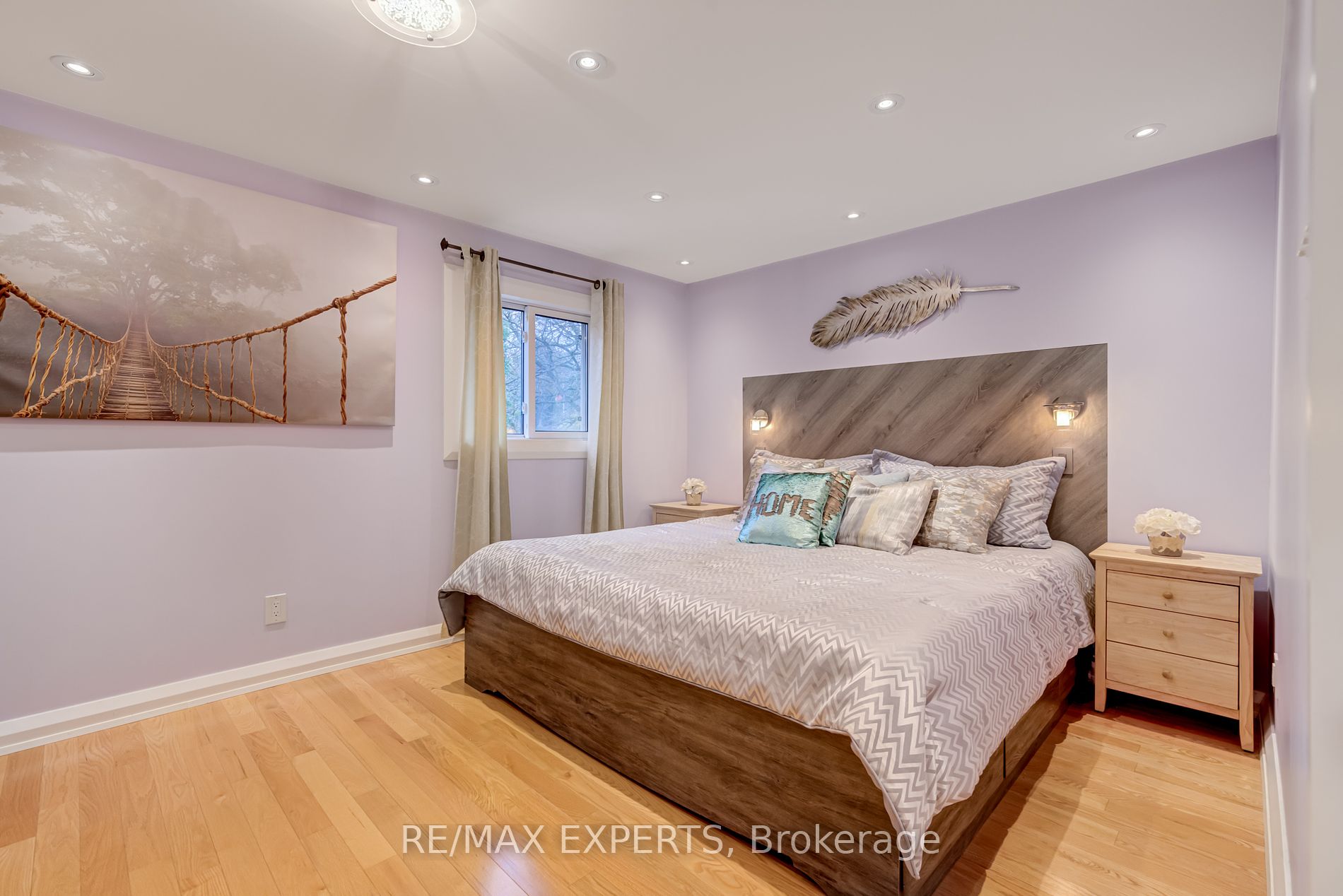 6 Cedar Cres