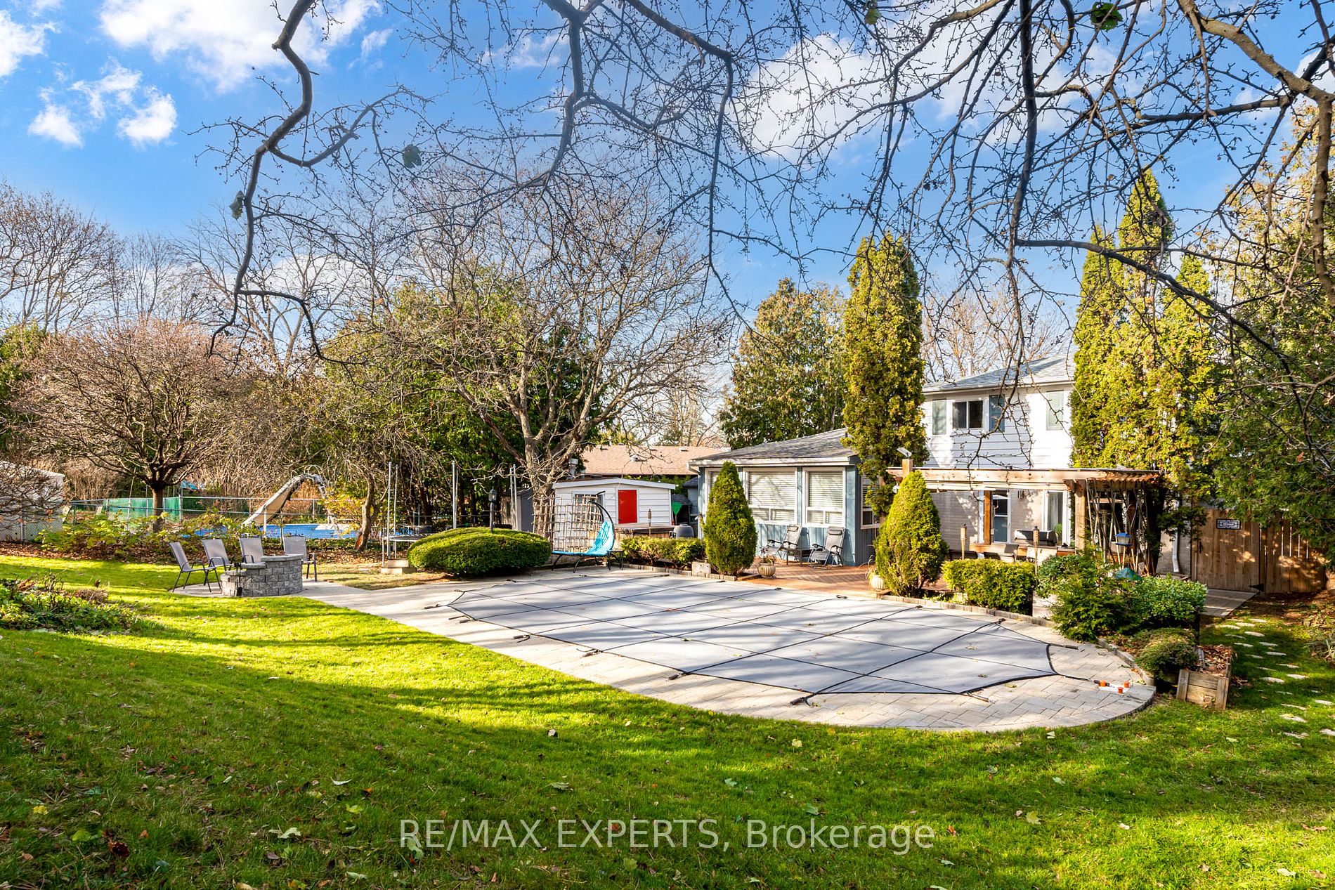6 Cedar Cres