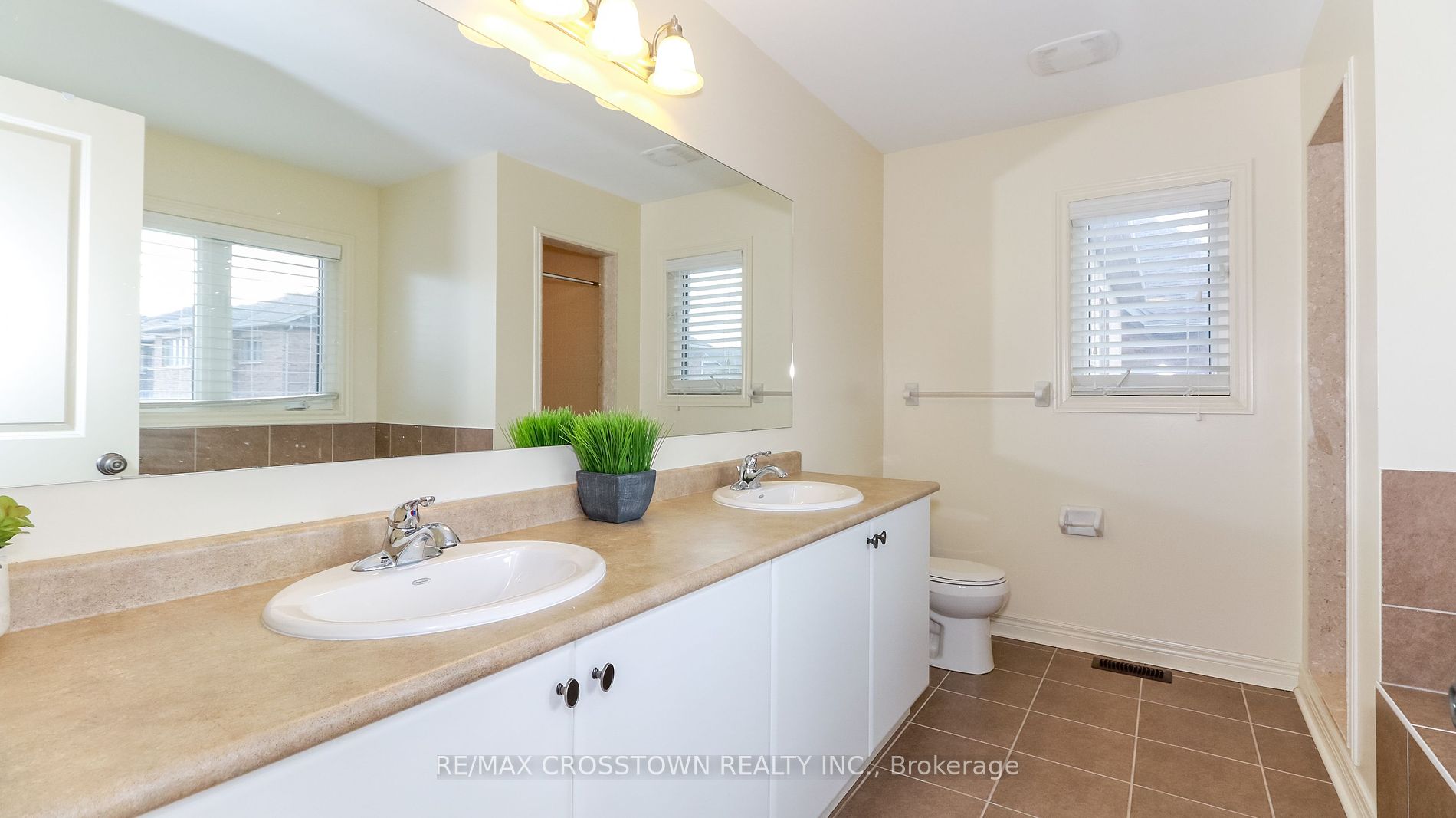 29 Treetops Boulevard
