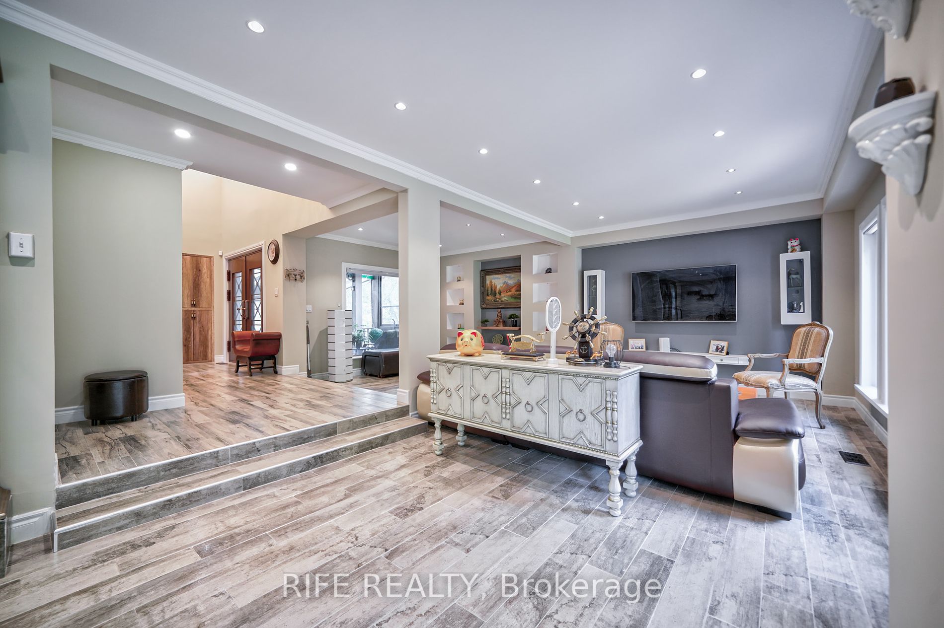 66 Greencroft Cres