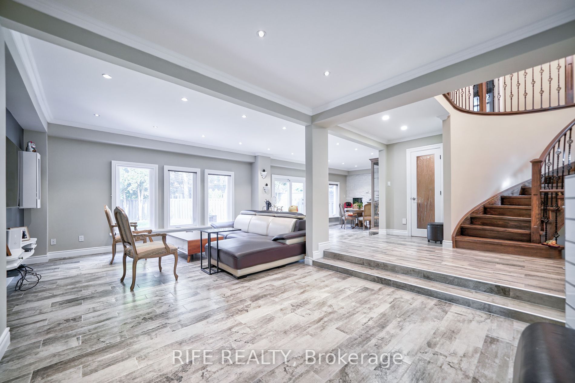 66 Greencroft Cres