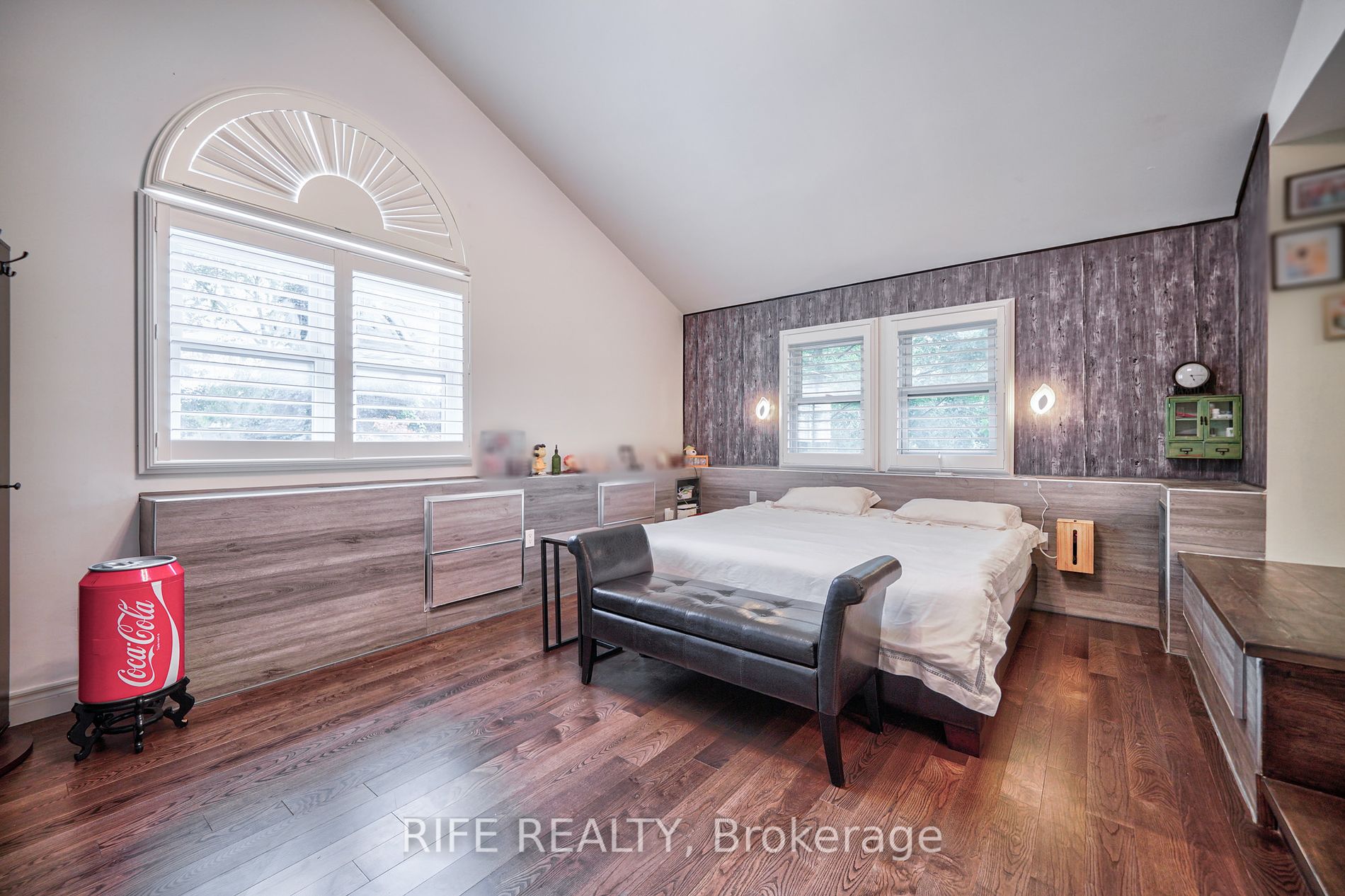 66 Greencroft Cres