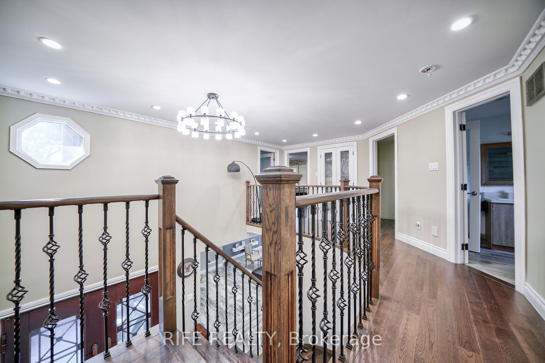 66 Greencroft Cres