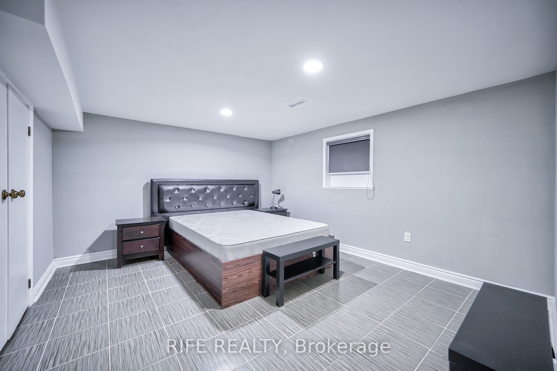 66 Greencroft Cres
