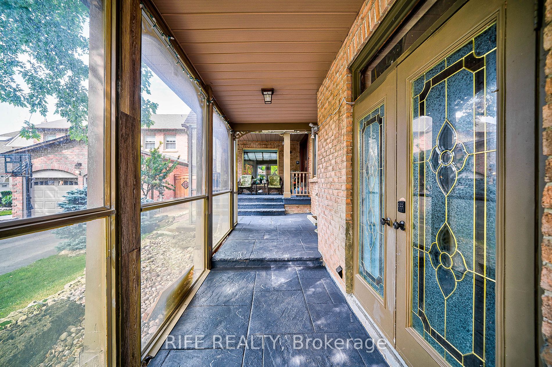 66 Greencroft Cres