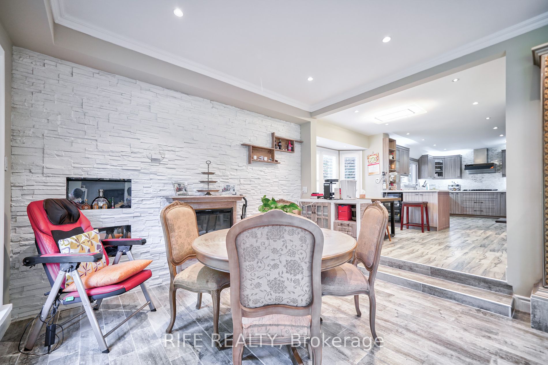 66 Greencroft Cres