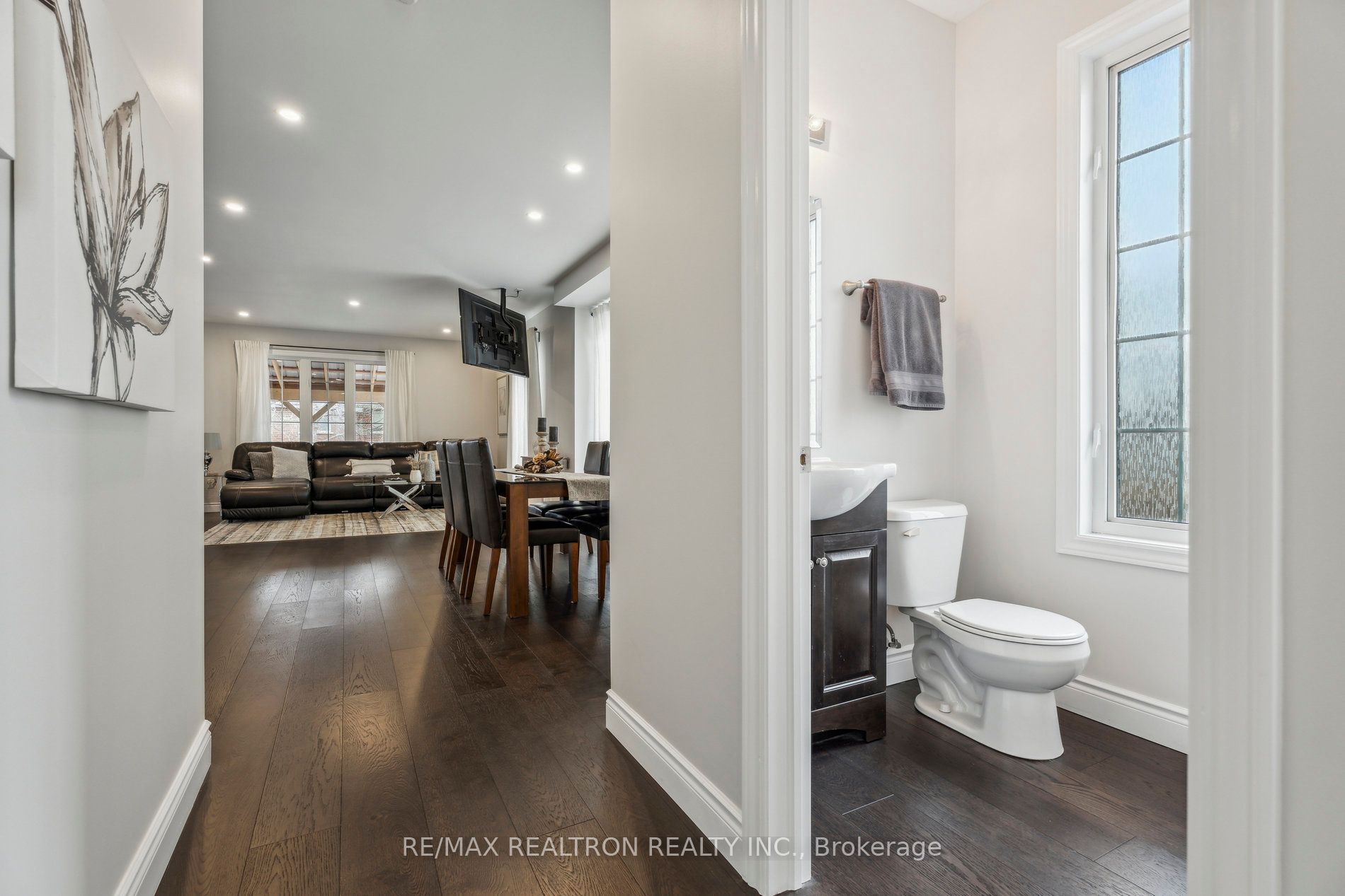 2162 Dawson Crescent