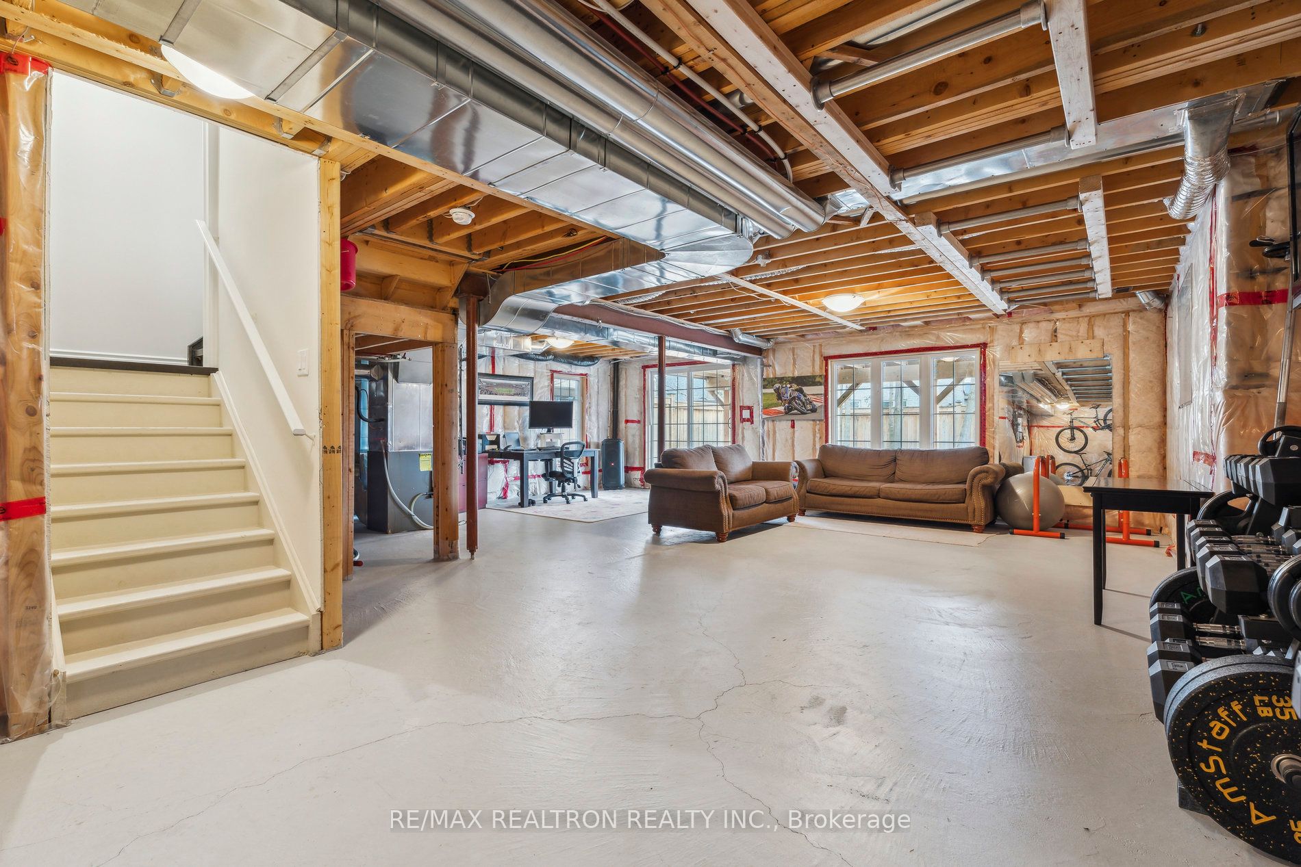 2162 Dawson Crescent