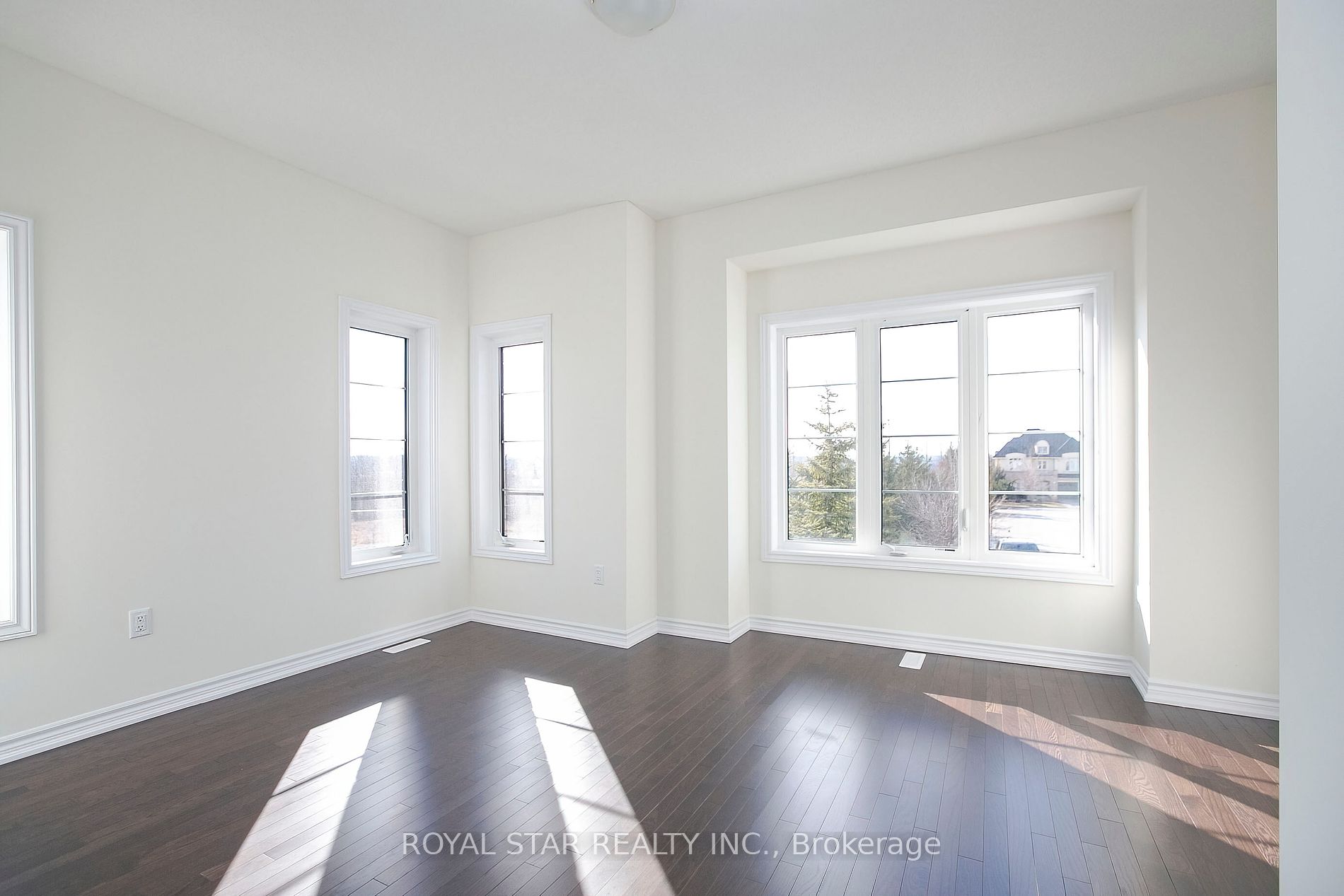 72 Weslock Cres