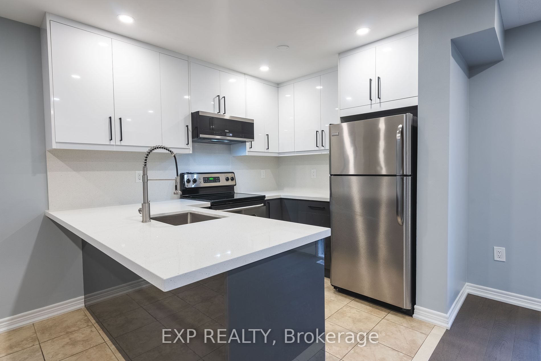 18 Admiral Cres