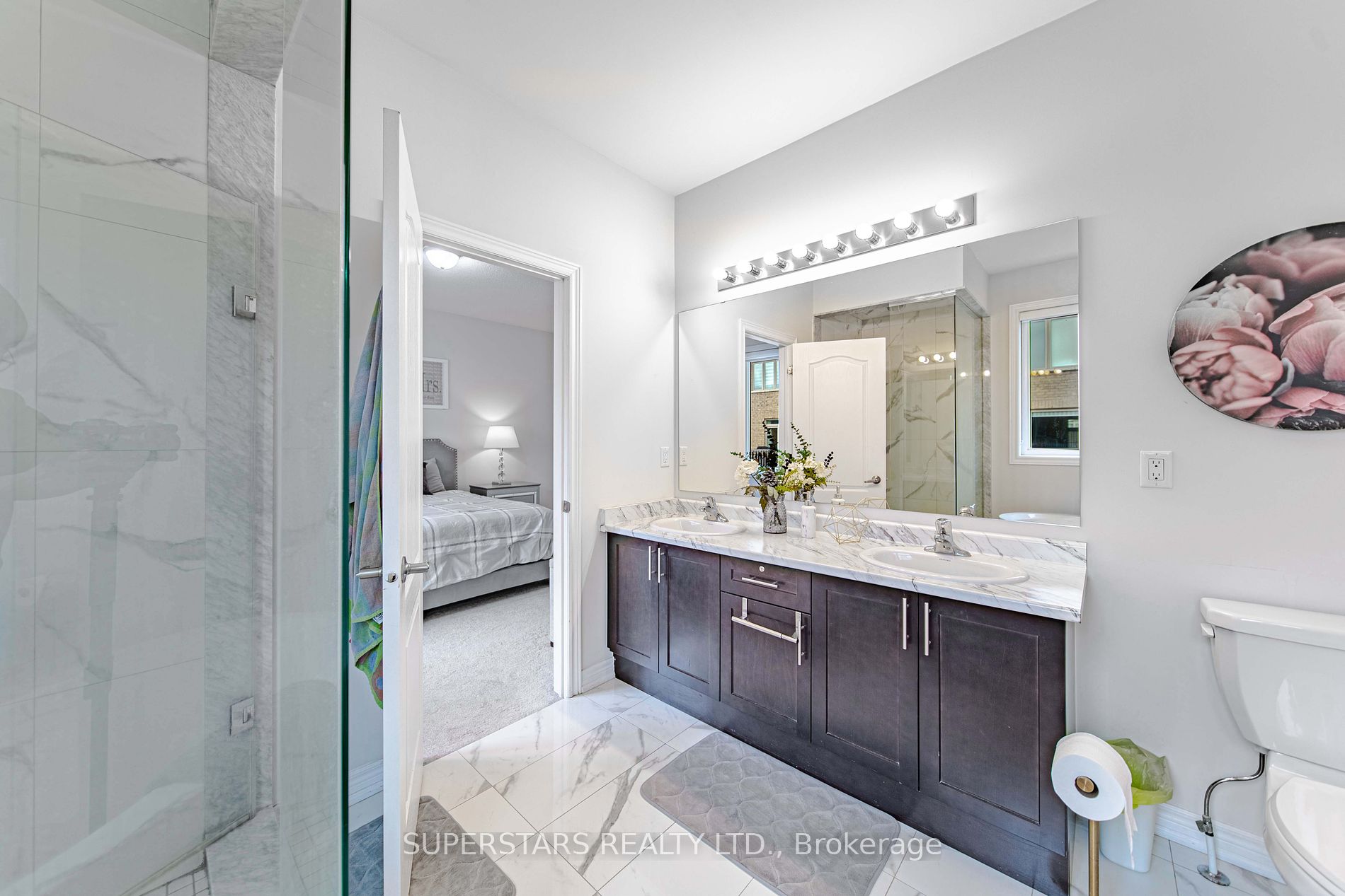 64 Falconridge Terr