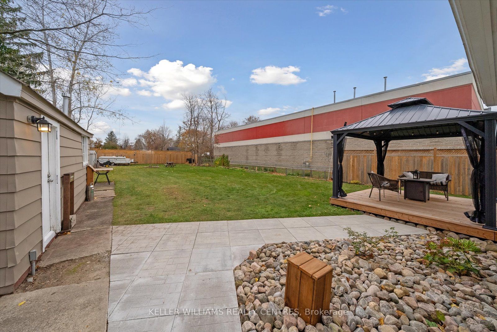 2084 Inglewood Dr