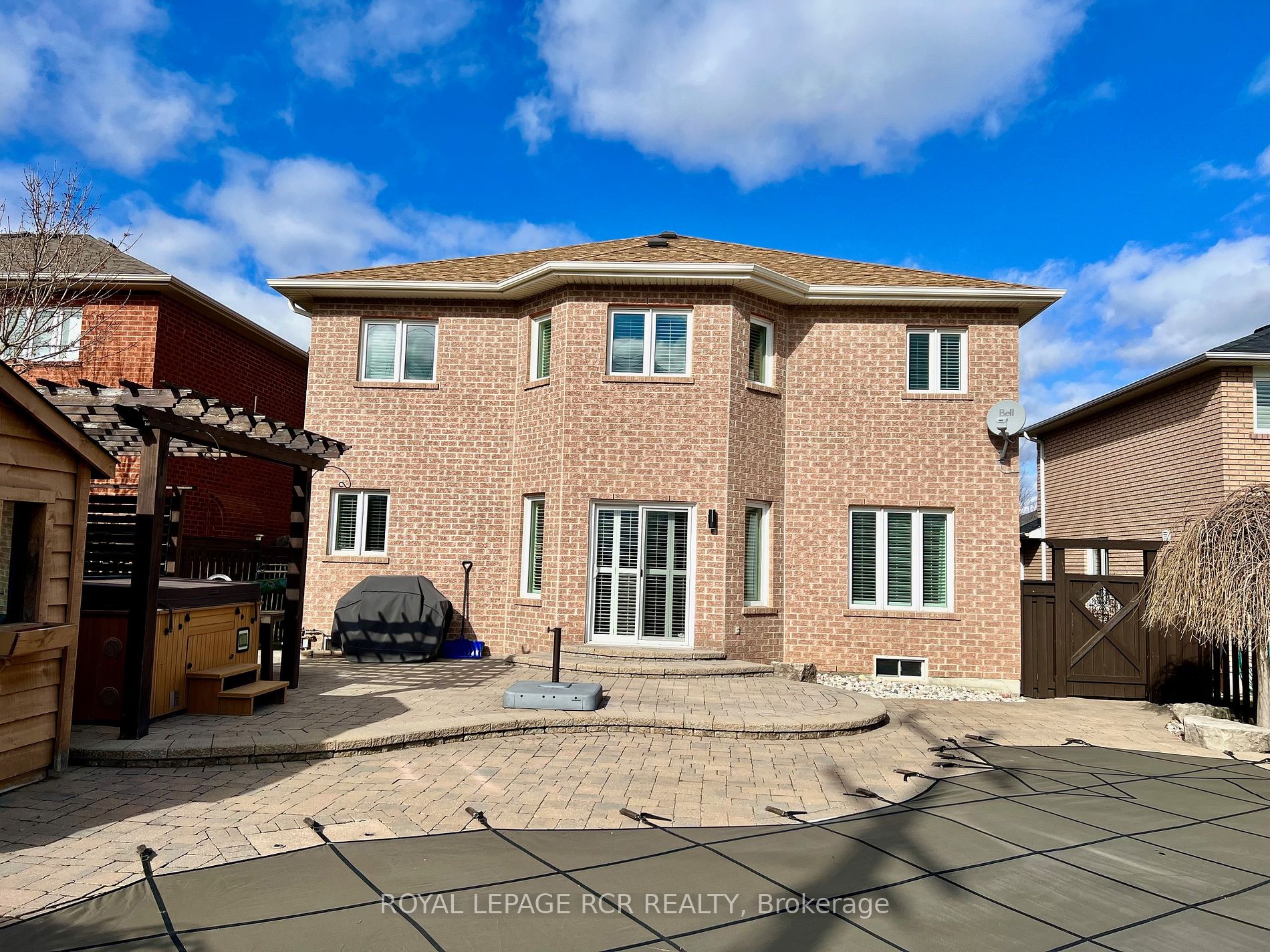 11 Saint Avenue
