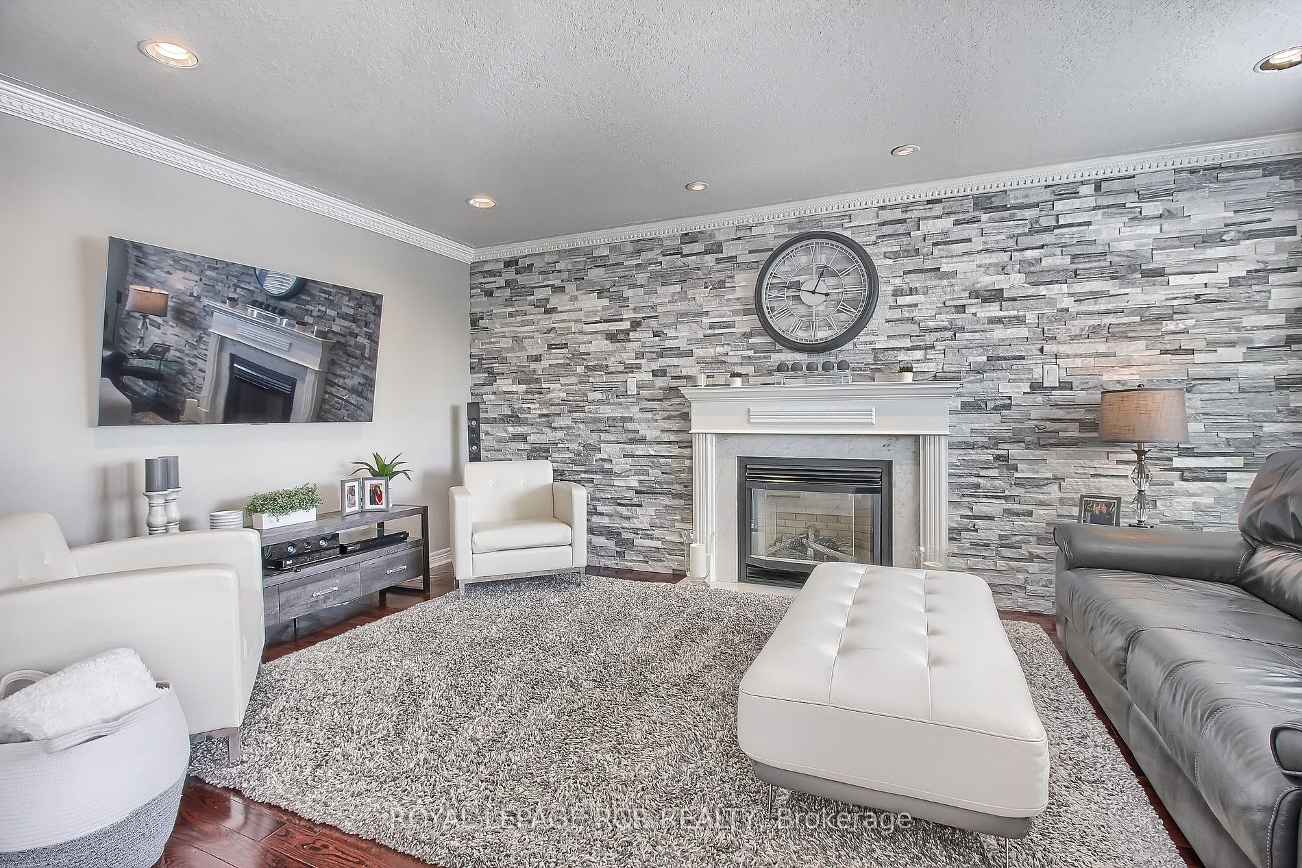 11 Saint Avenue