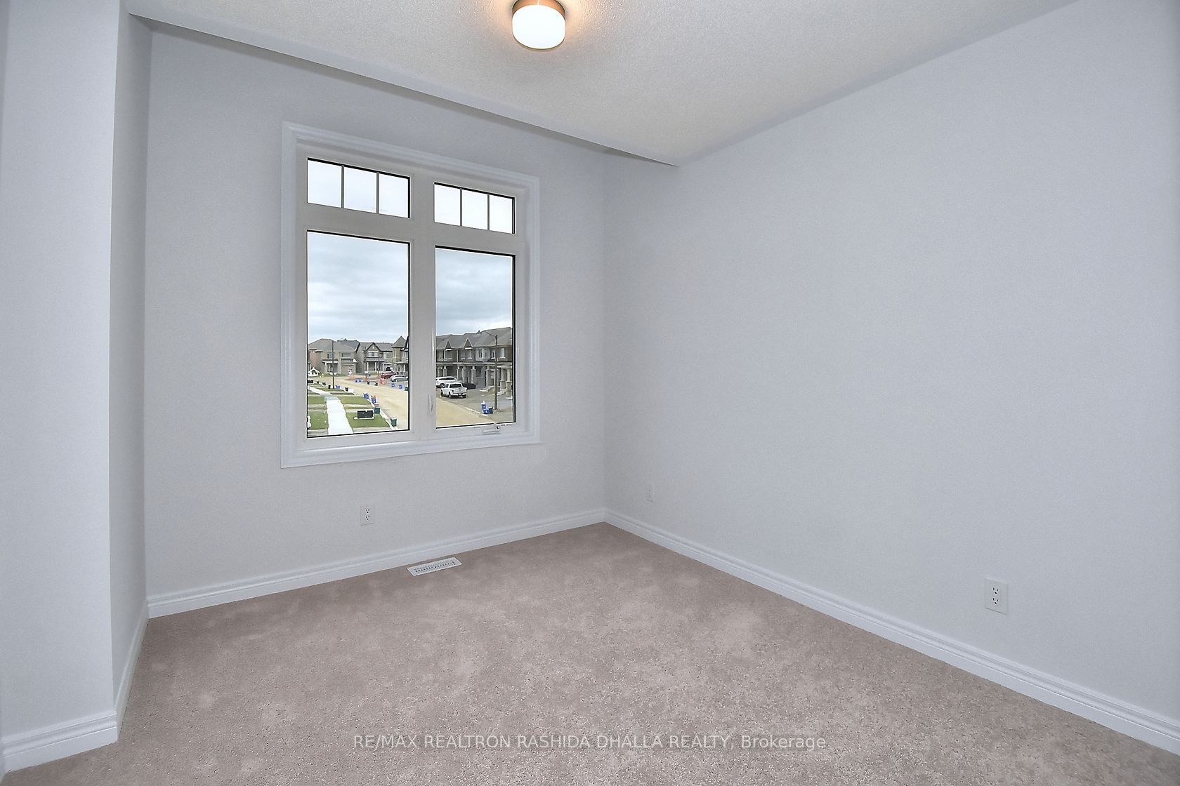 61 Seedling Crescent