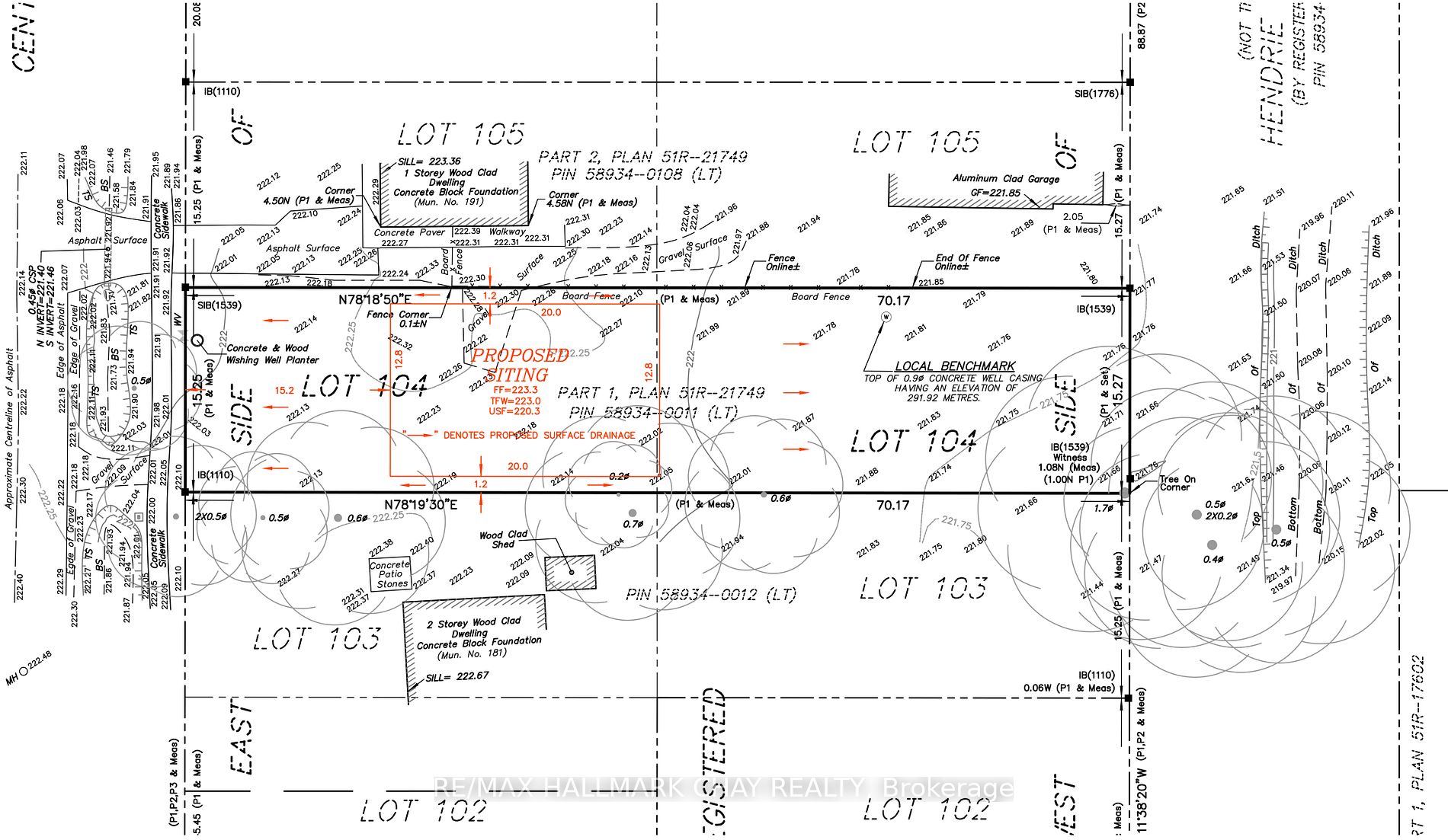 Lot 104 Centre St N
