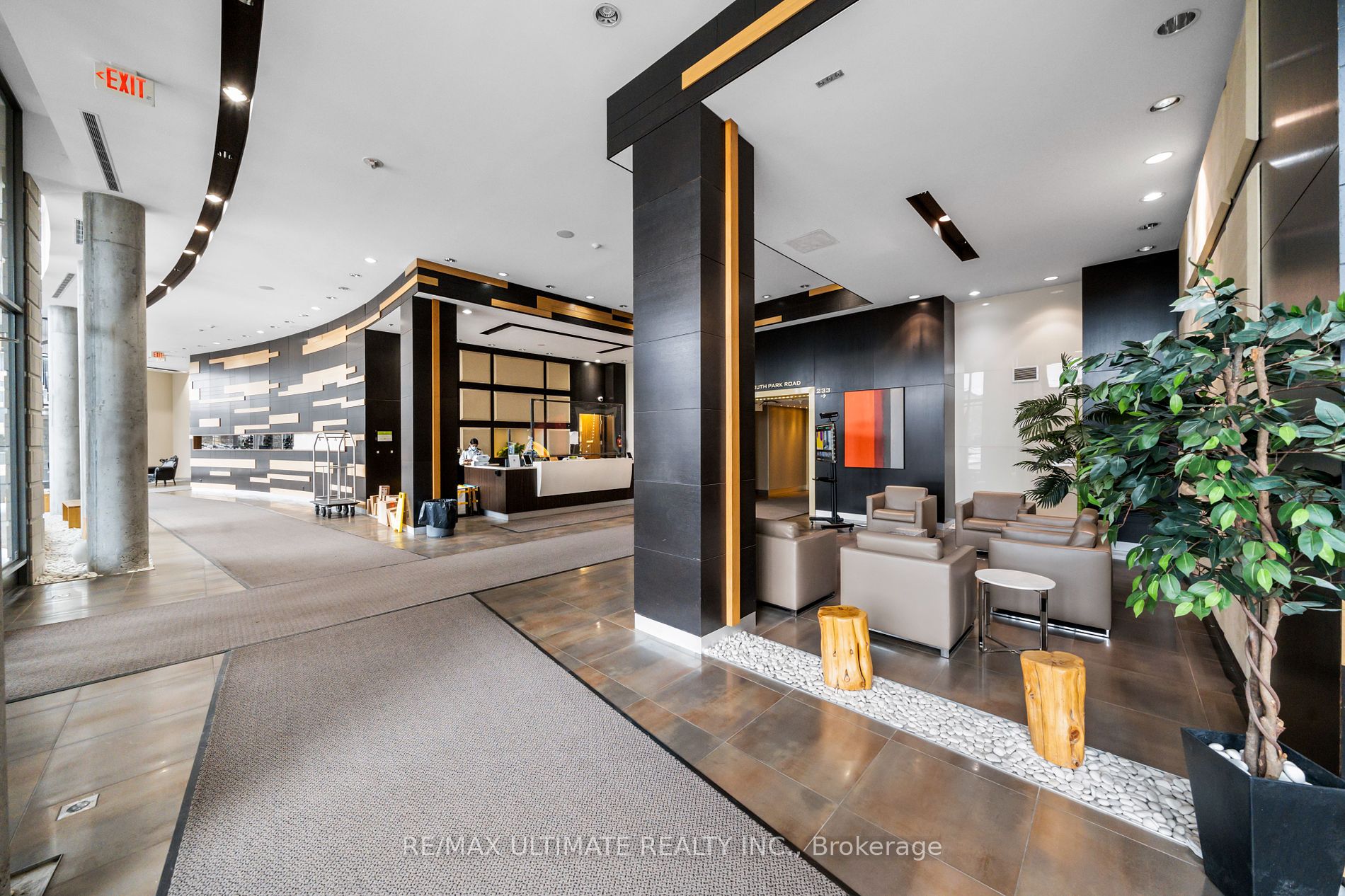 253 South Park Road, #806
