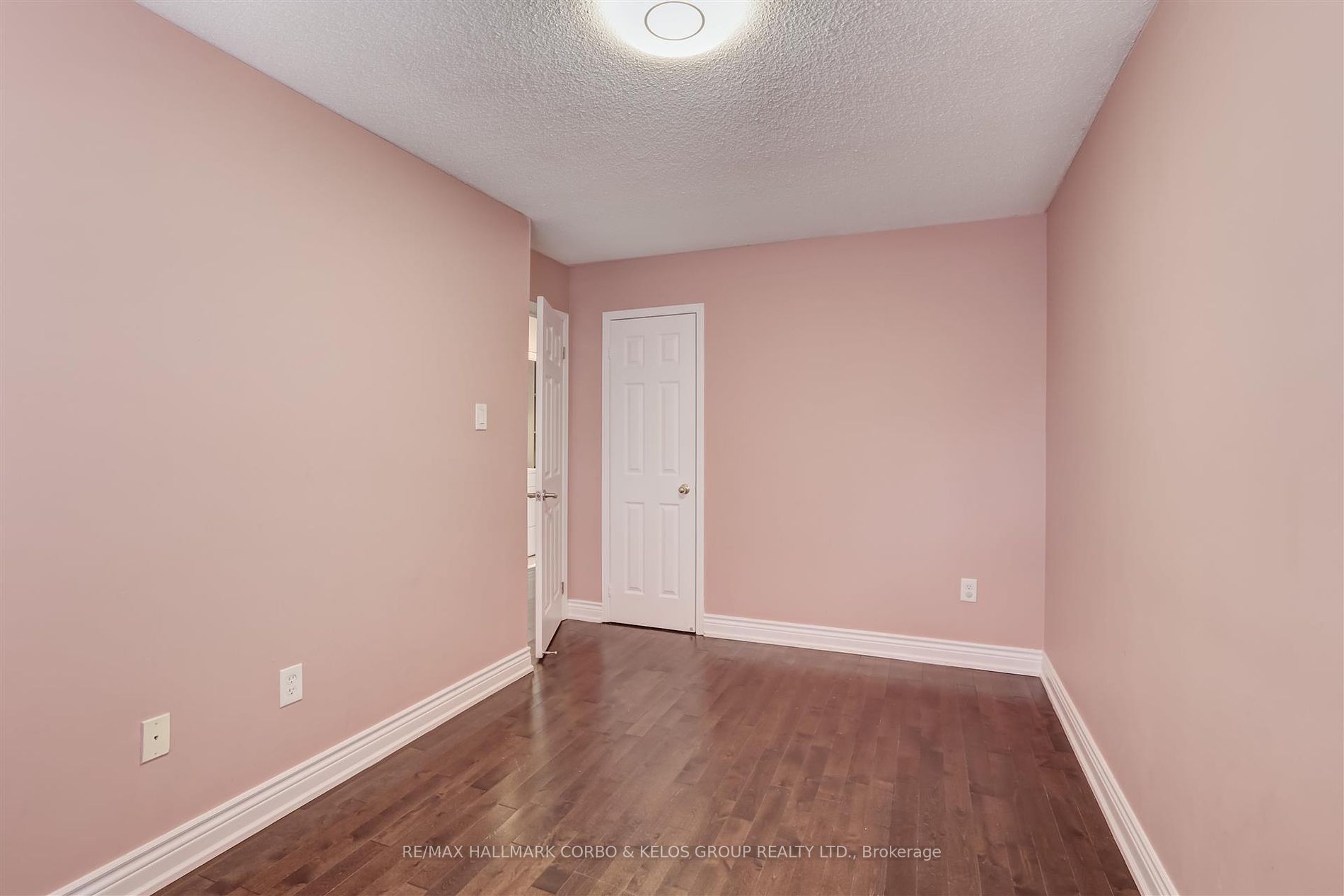 112 Guinevere Rd