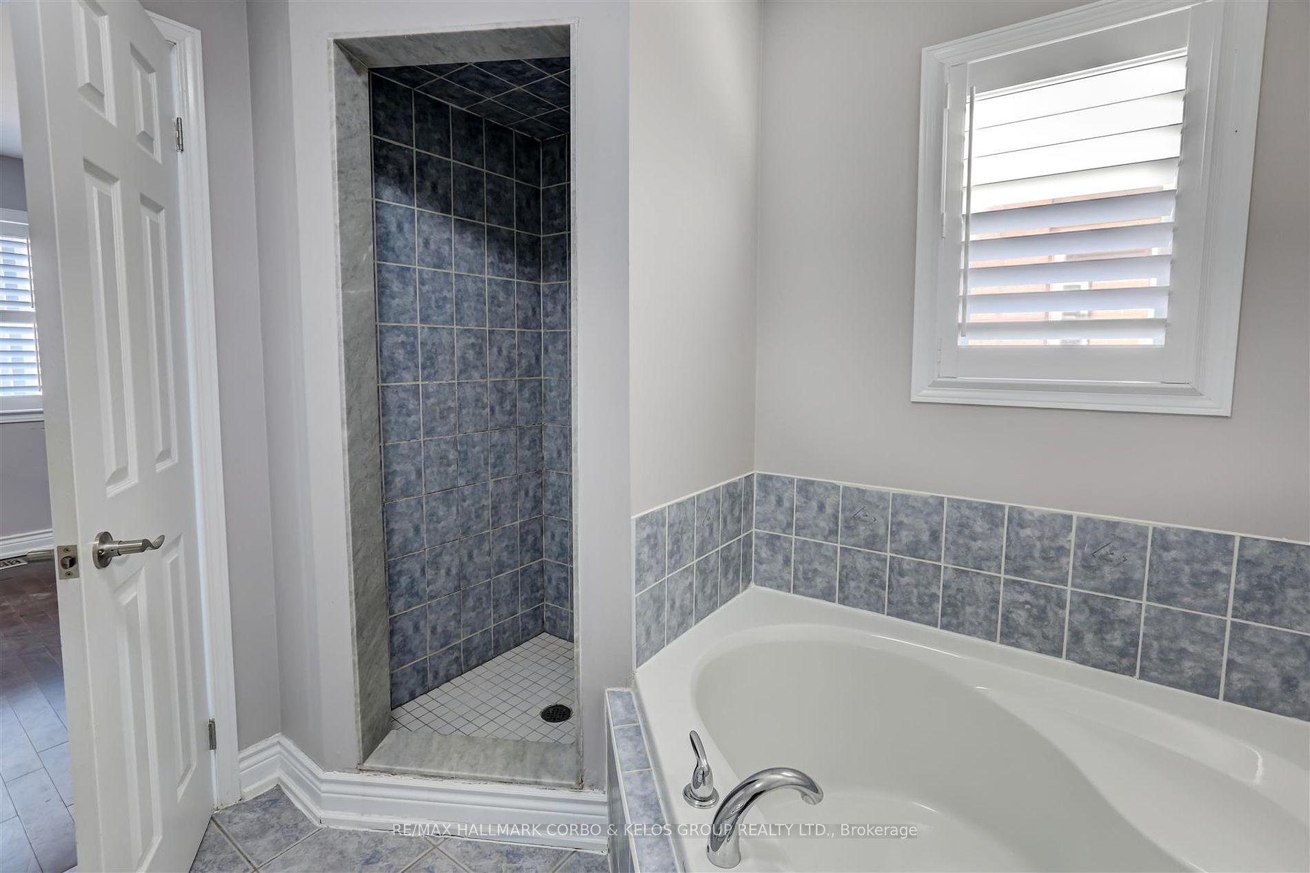 112 Guinevere Rd