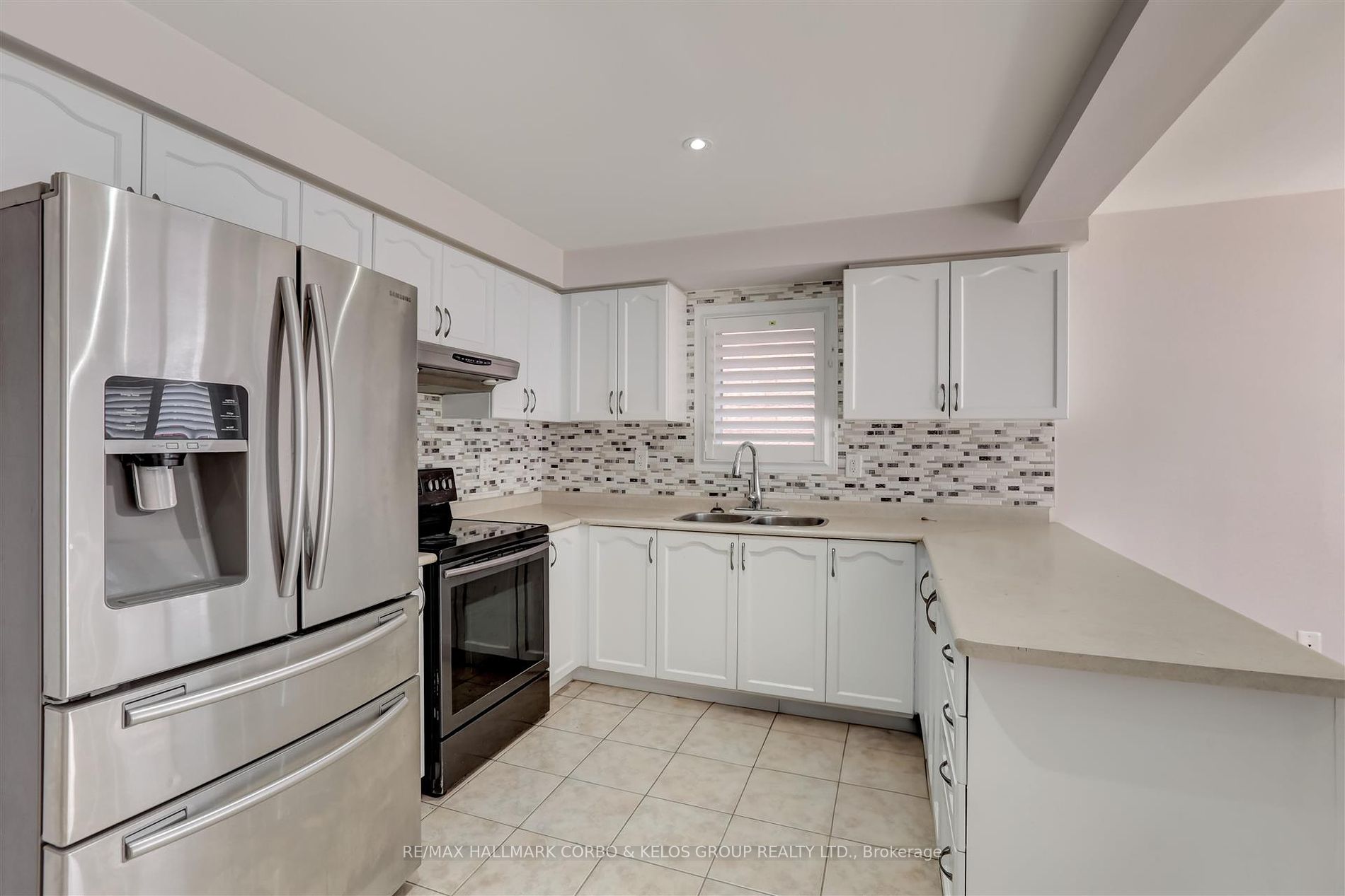 112 Guinevere Rd