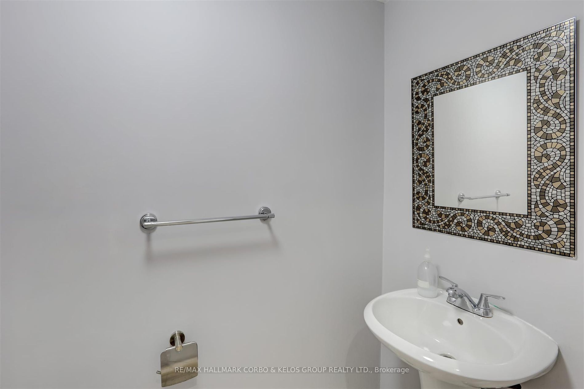 112 Guinevere Rd