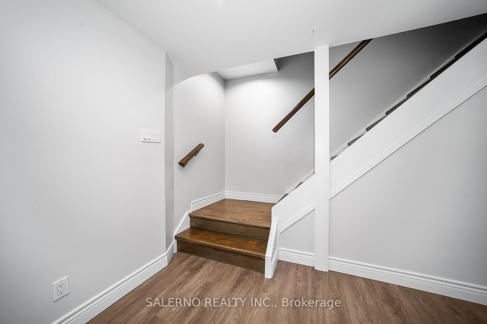86 Ramona Blvd