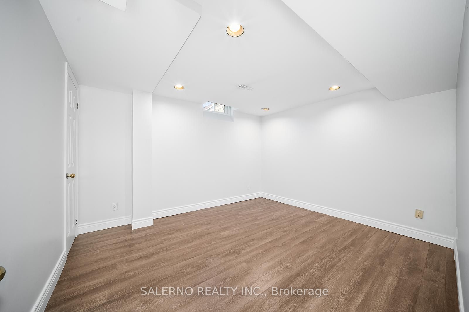 86 Ramona Blvd