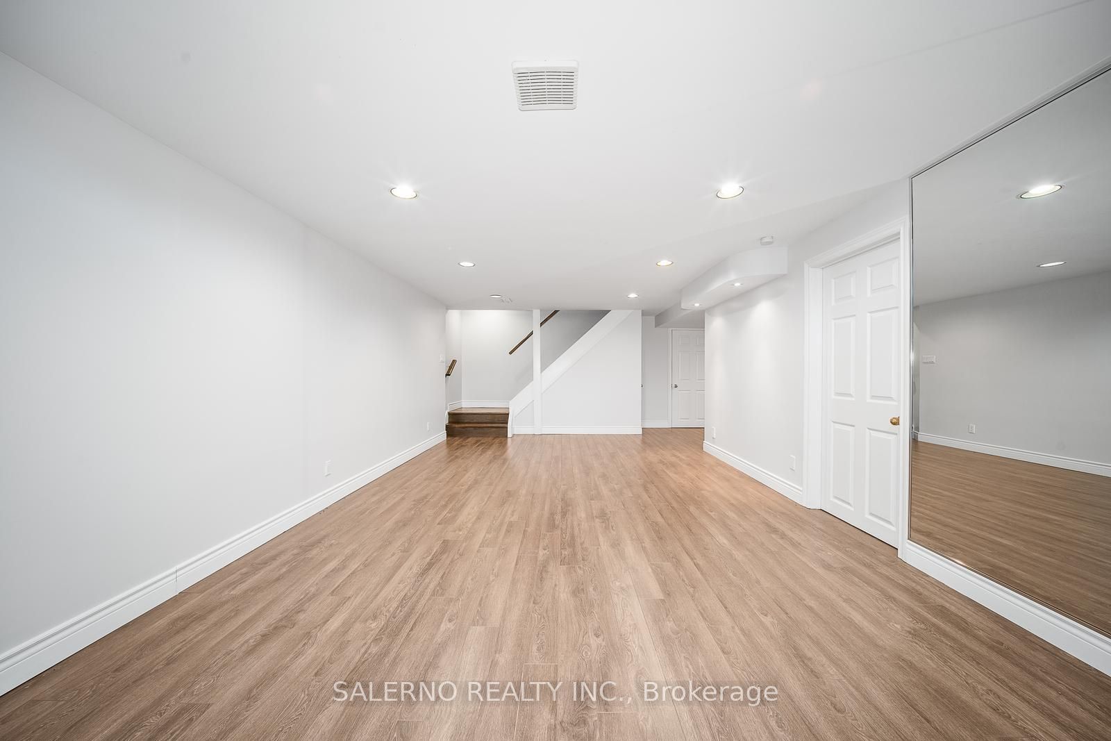 86 Ramona Blvd